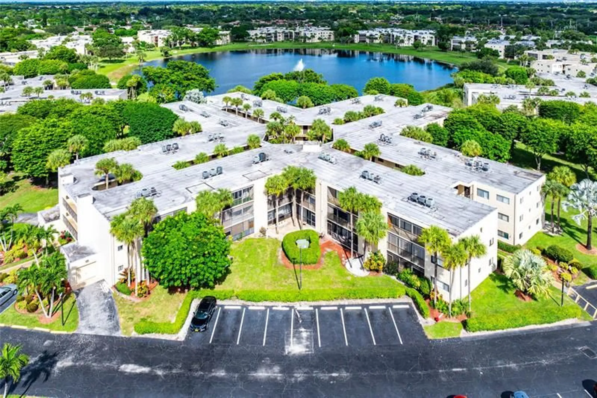 Property Slideshow image 27 of 43 | 5280 las verdes cir 202, Delray Beach, FL, 33484