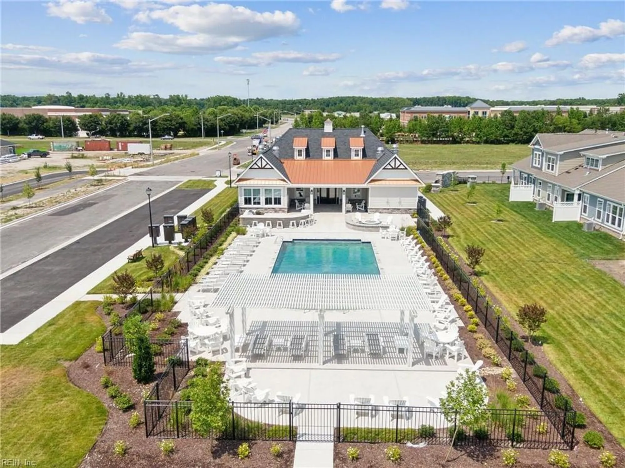 Property Slideshow image 27 of 34 | 2144 edwin dr, Chesapeake, VA, 23322