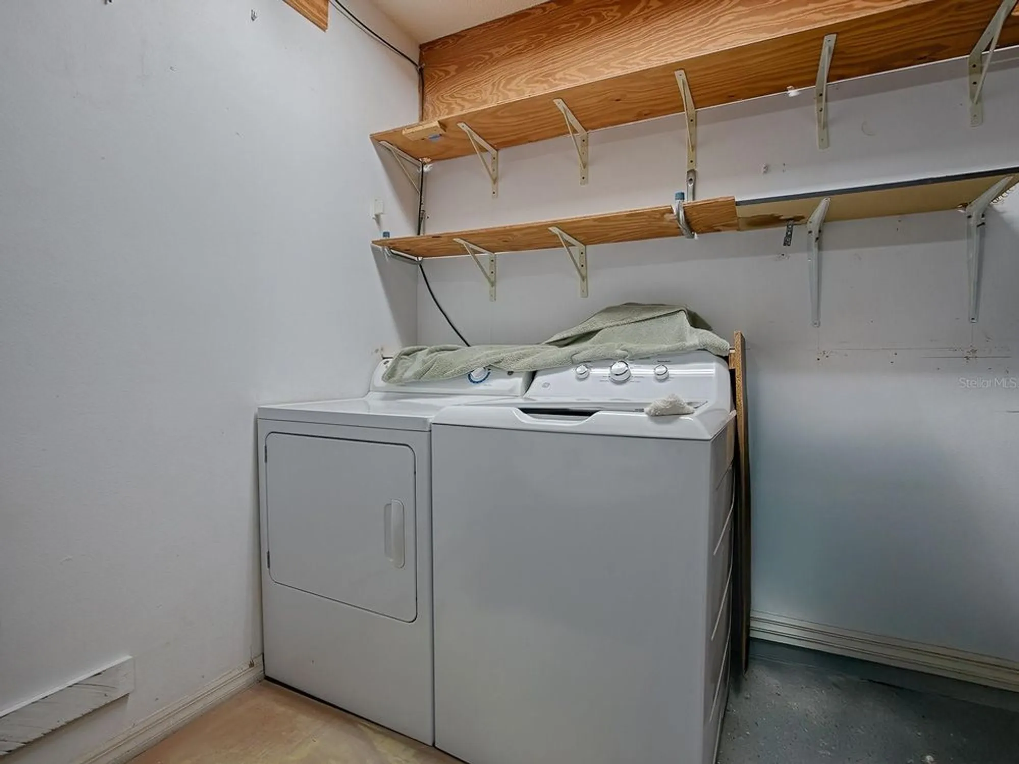 Property Slideshow image 28 of 38 | 409 westwood dr, Leesburg, FL, 34748