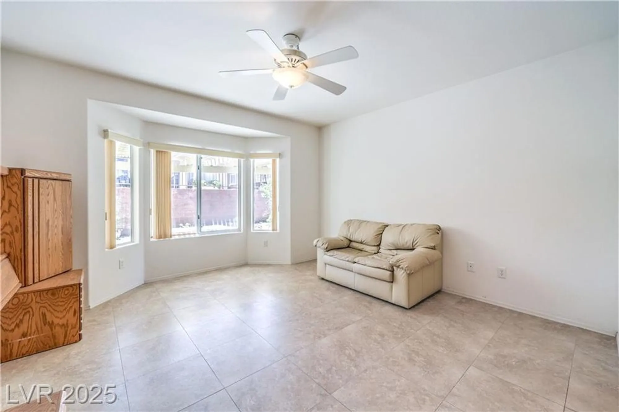 Property Slideshow image 6 of 26 | 2535 leighton ave, Henderson, NV, 89052