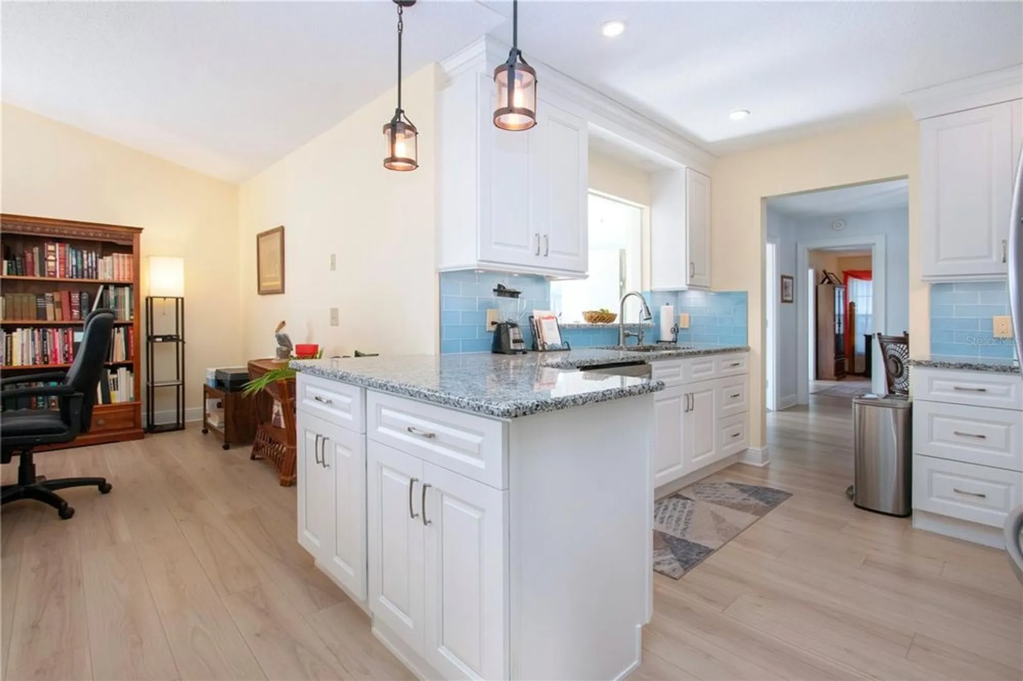 Property Slideshow image 27 of 69 | 2016 east view dr, Sun City Center, FL, 33573