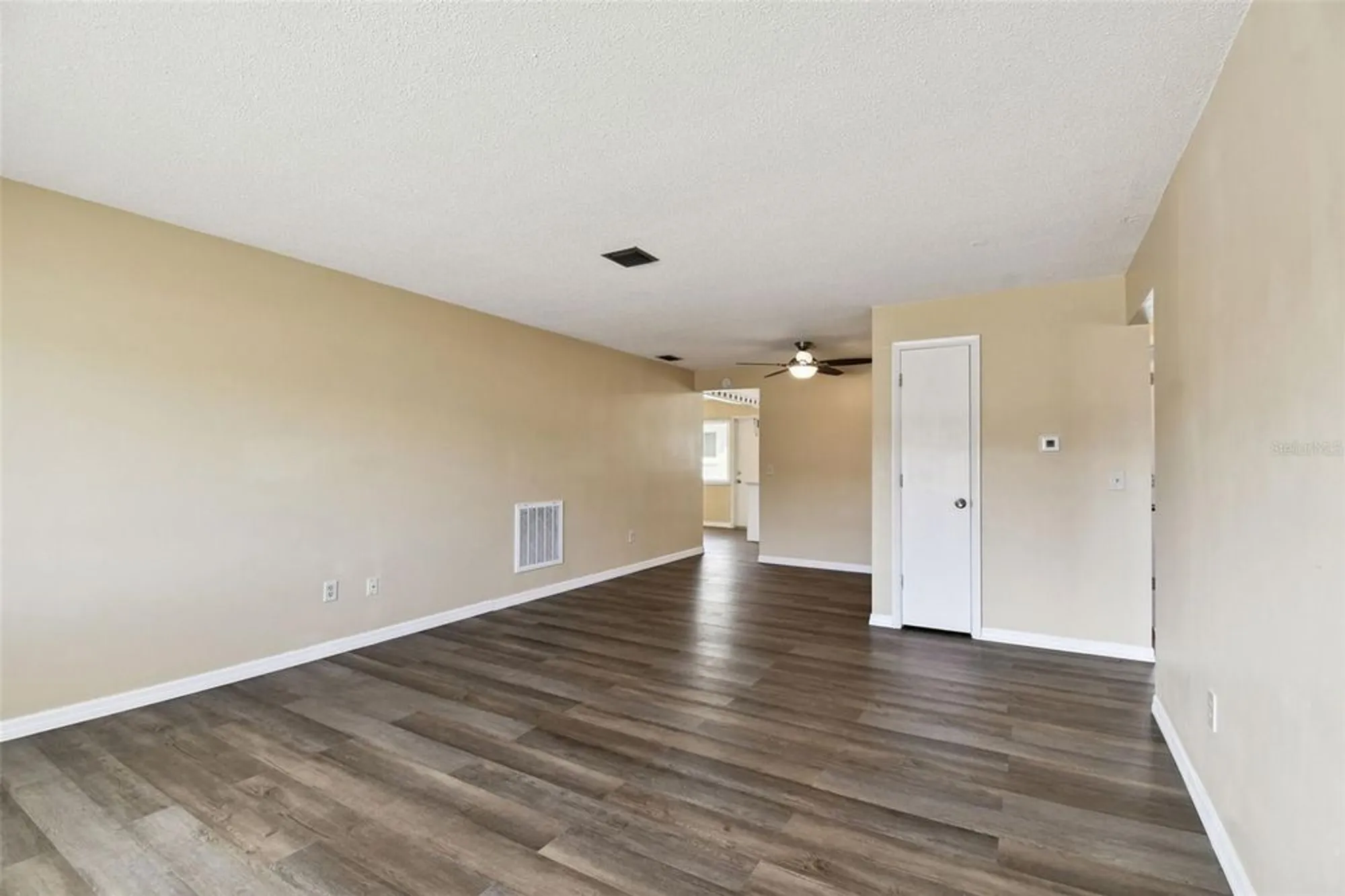 Property Slideshow image 6 of 51 | 8472 68th way, Pinellas Park, FL, 33781