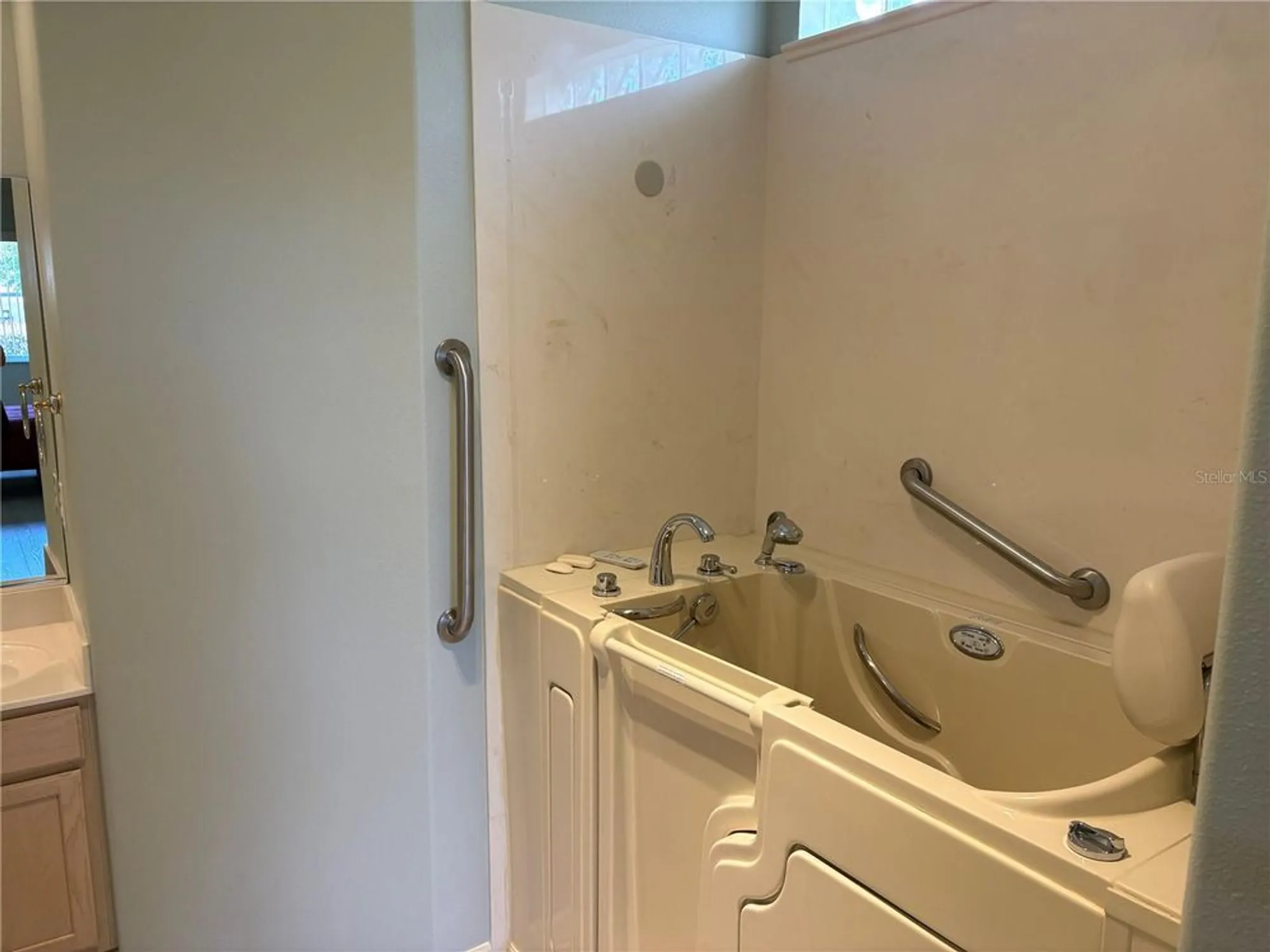 Property Slideshow image 12 of 24 | 9288 sw 93rd cir, Ocala, FL, 34481