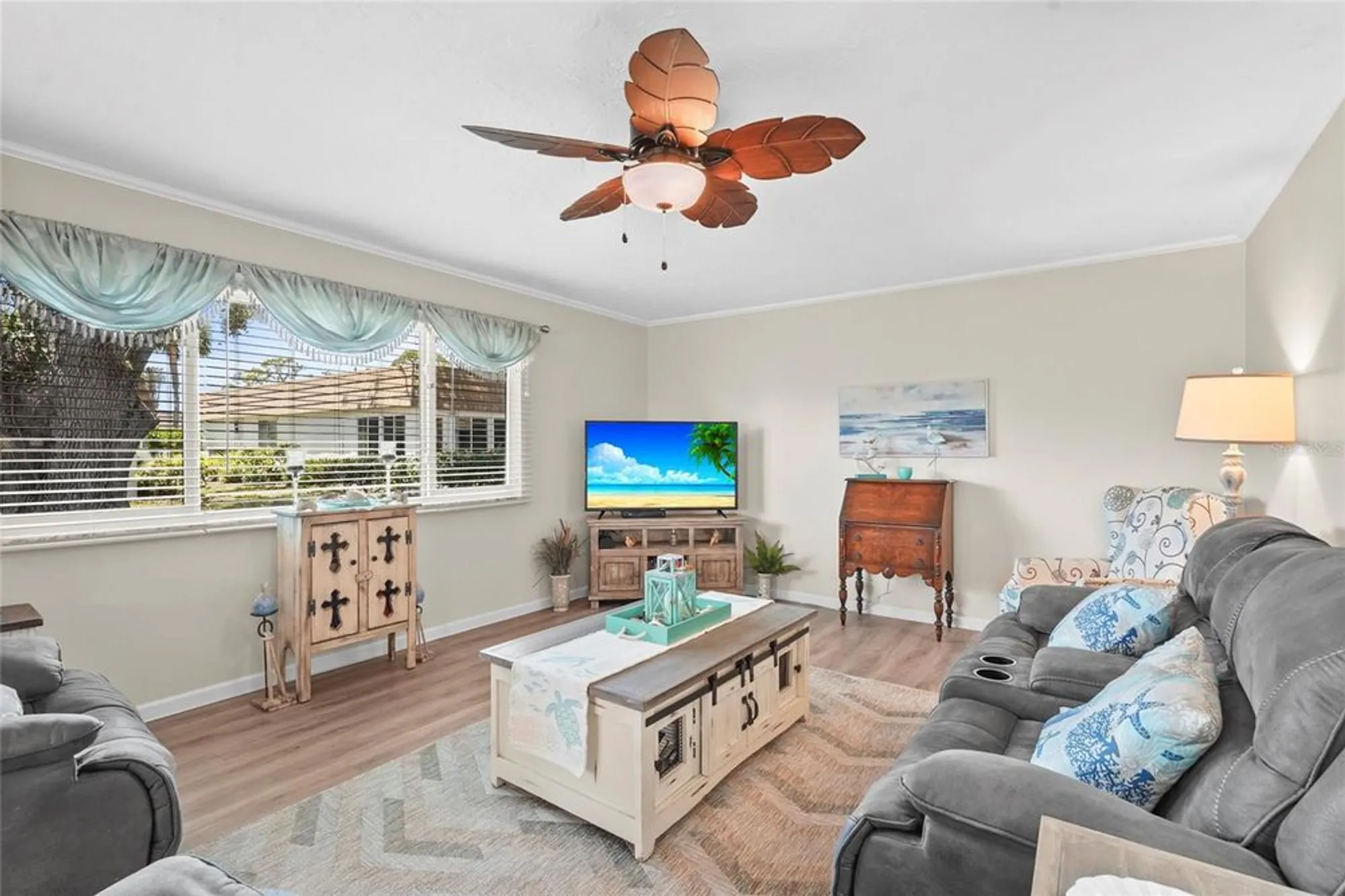 Property Slideshow image 12 of 39 | 2531 riverbluff pkwy # v181, Sarasota, FL, 34231