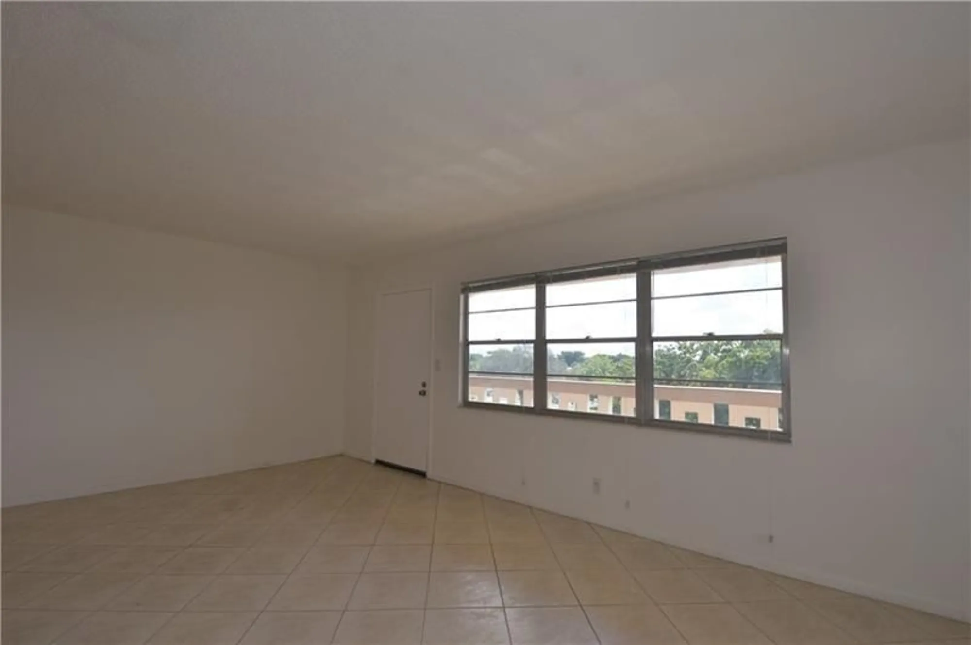 Property Slideshow image 9 of 28 | 2801 victoria way apt j4, Coconut Creek, FL, 33066