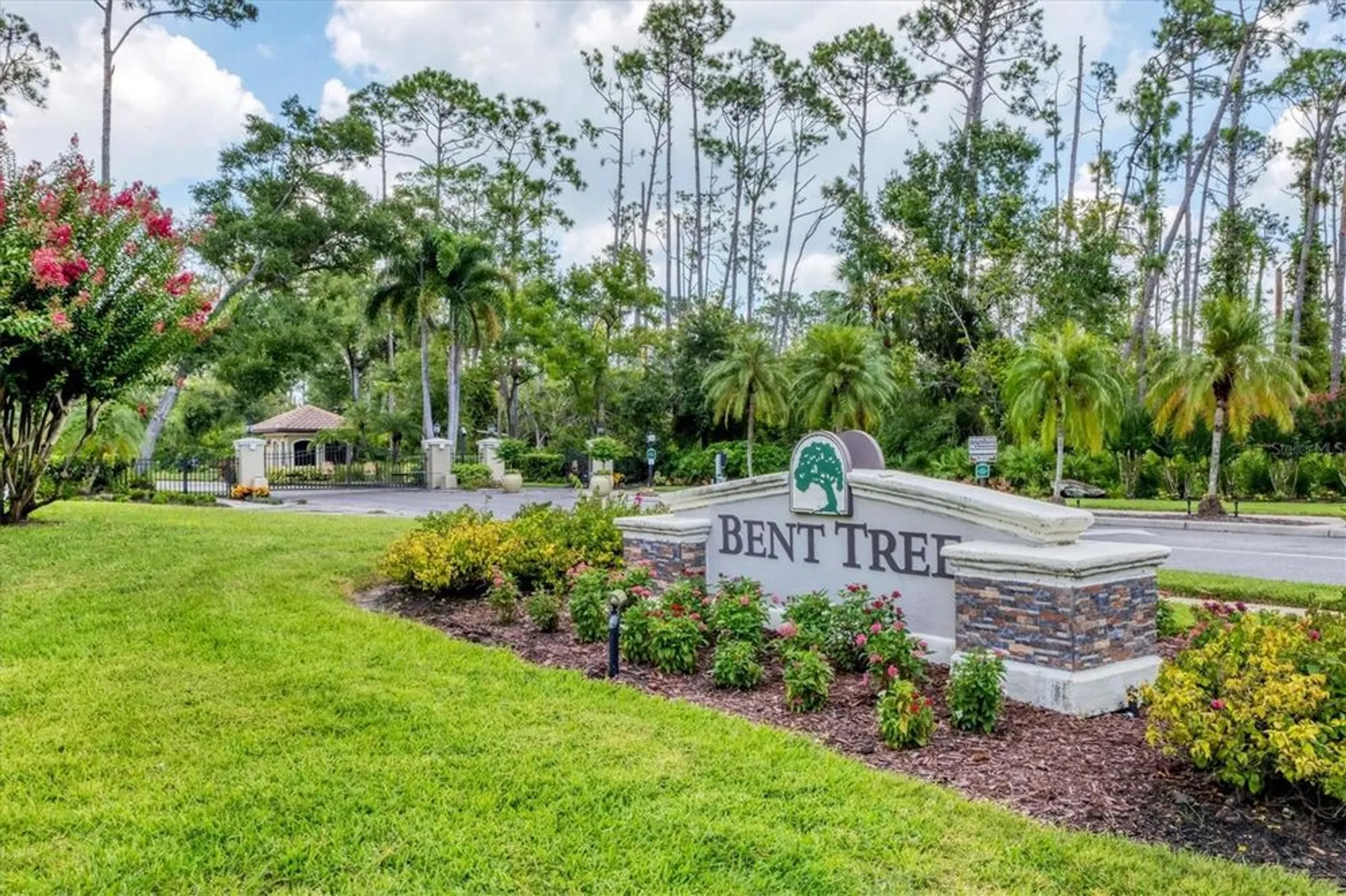 Property Slideshow image 65 of 78 | 4555 forest wood trl 23, Sarasota, FL, 34241