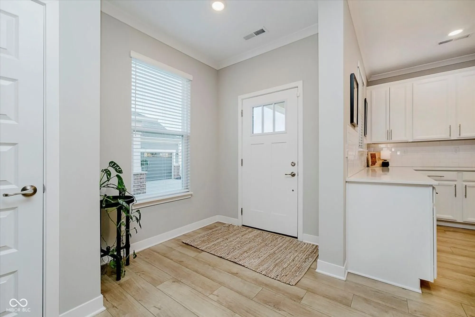 Property Slideshow image 4 of 34 | 1685 garwood dr, Westfield, IN, 46074