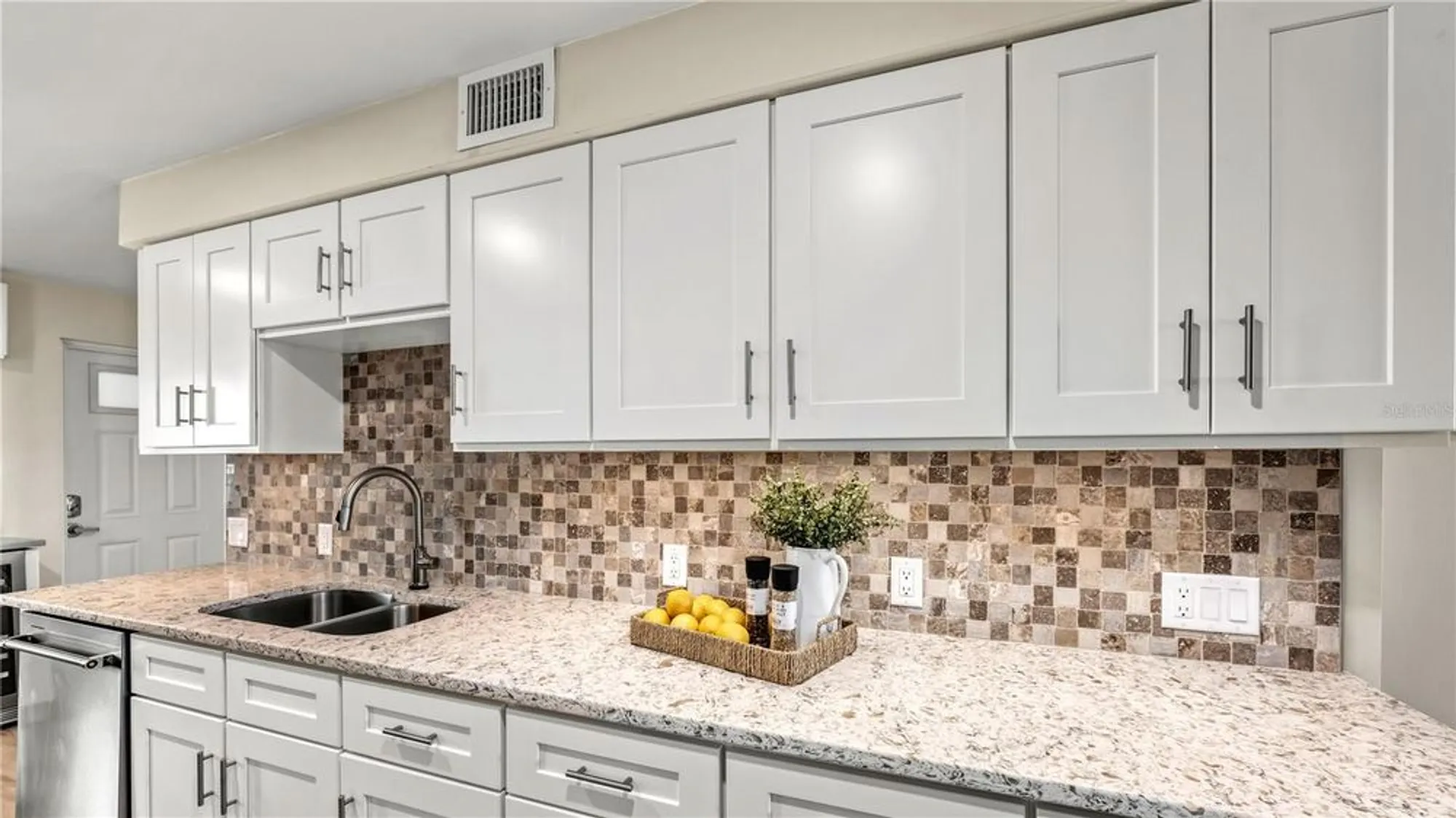 Property Slideshow image 12 of 58 | 20 whispering sands dr 1205, Sarasota, FL, 34242