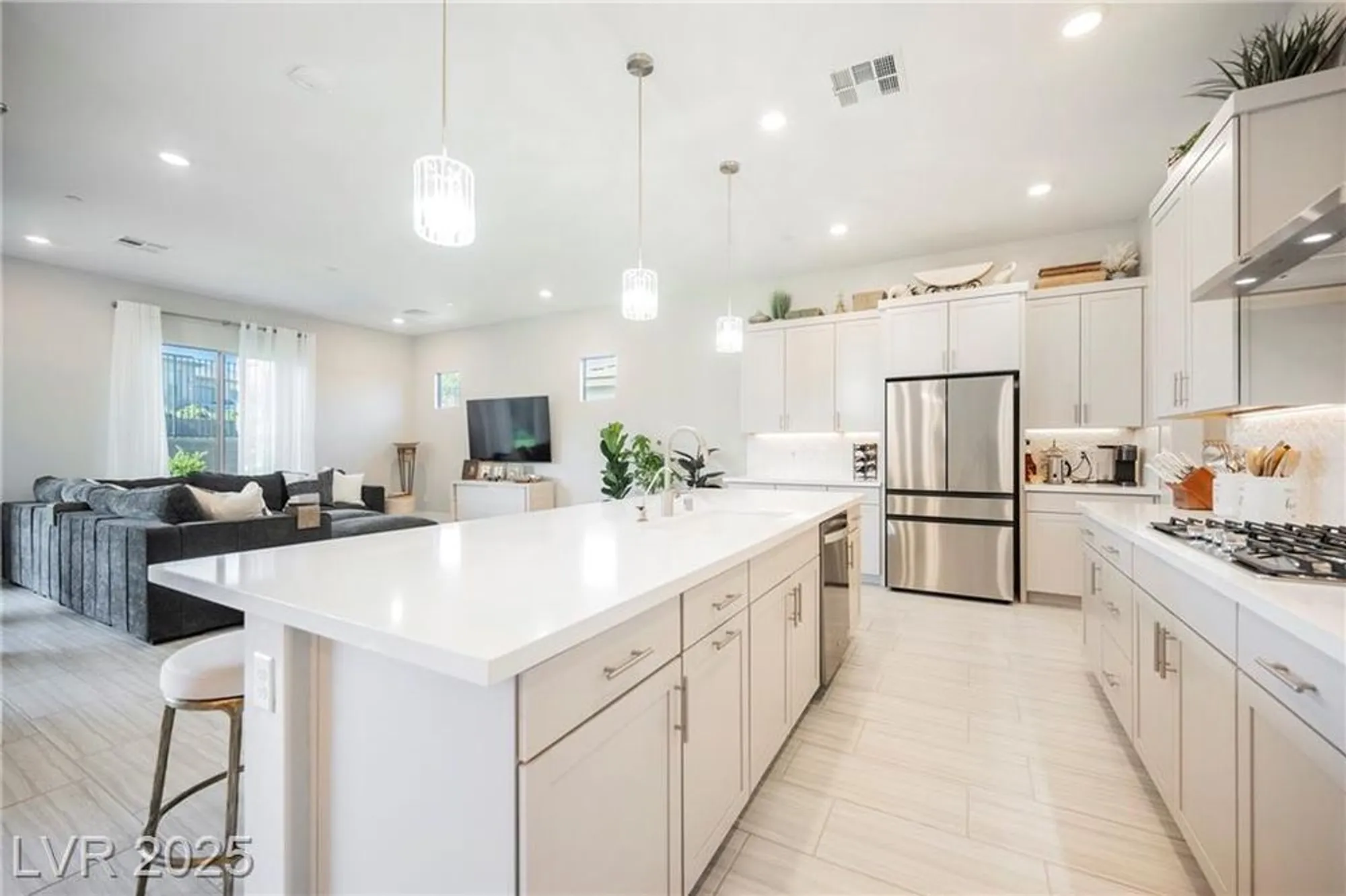 Property Slideshow image 7 of 67 | 10023 chrysolite pl, Las Vegas, NV, 89143