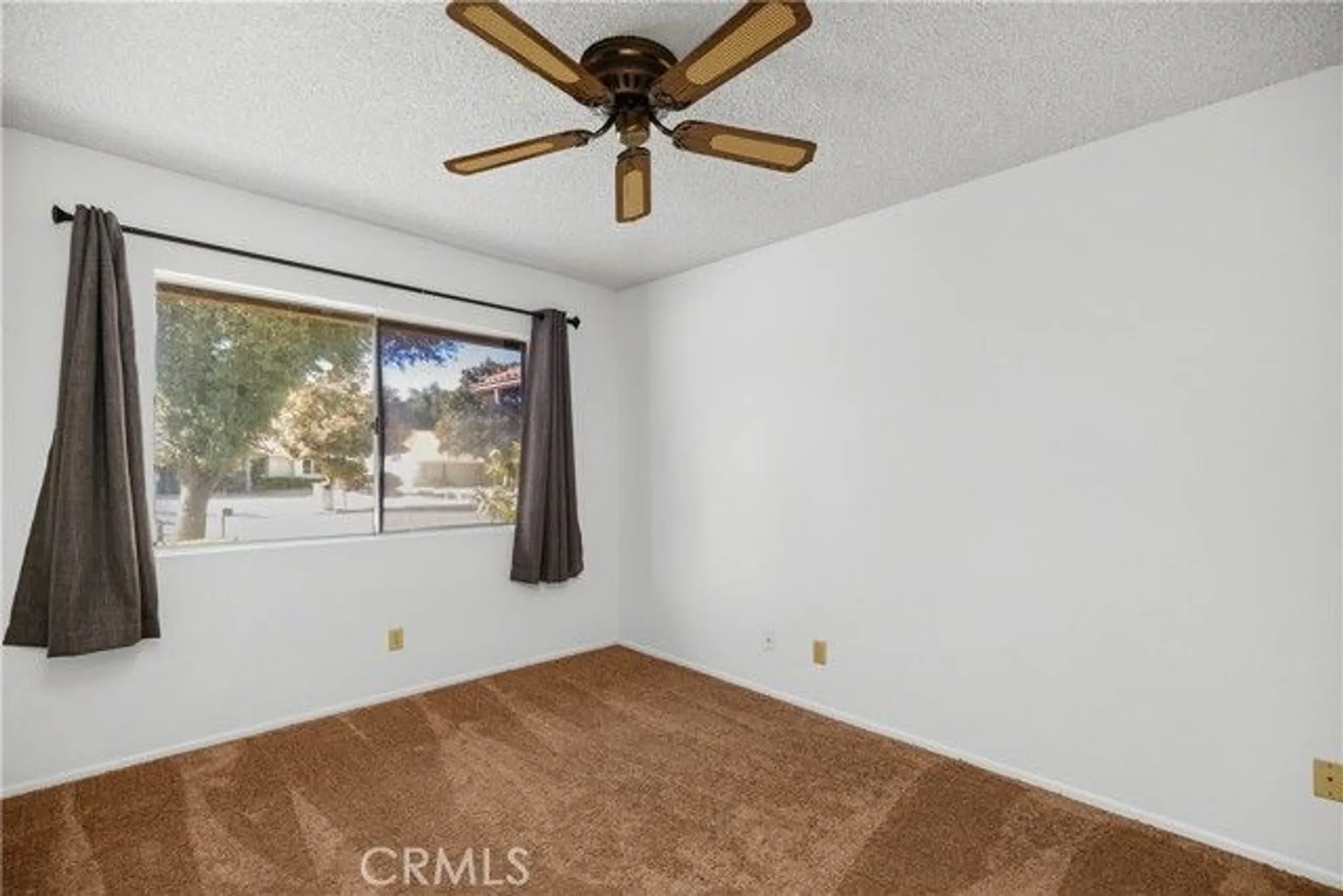 Property Slideshow image 20 of 32 | 1150 lemon gum ln, Hemet, CA, 92545