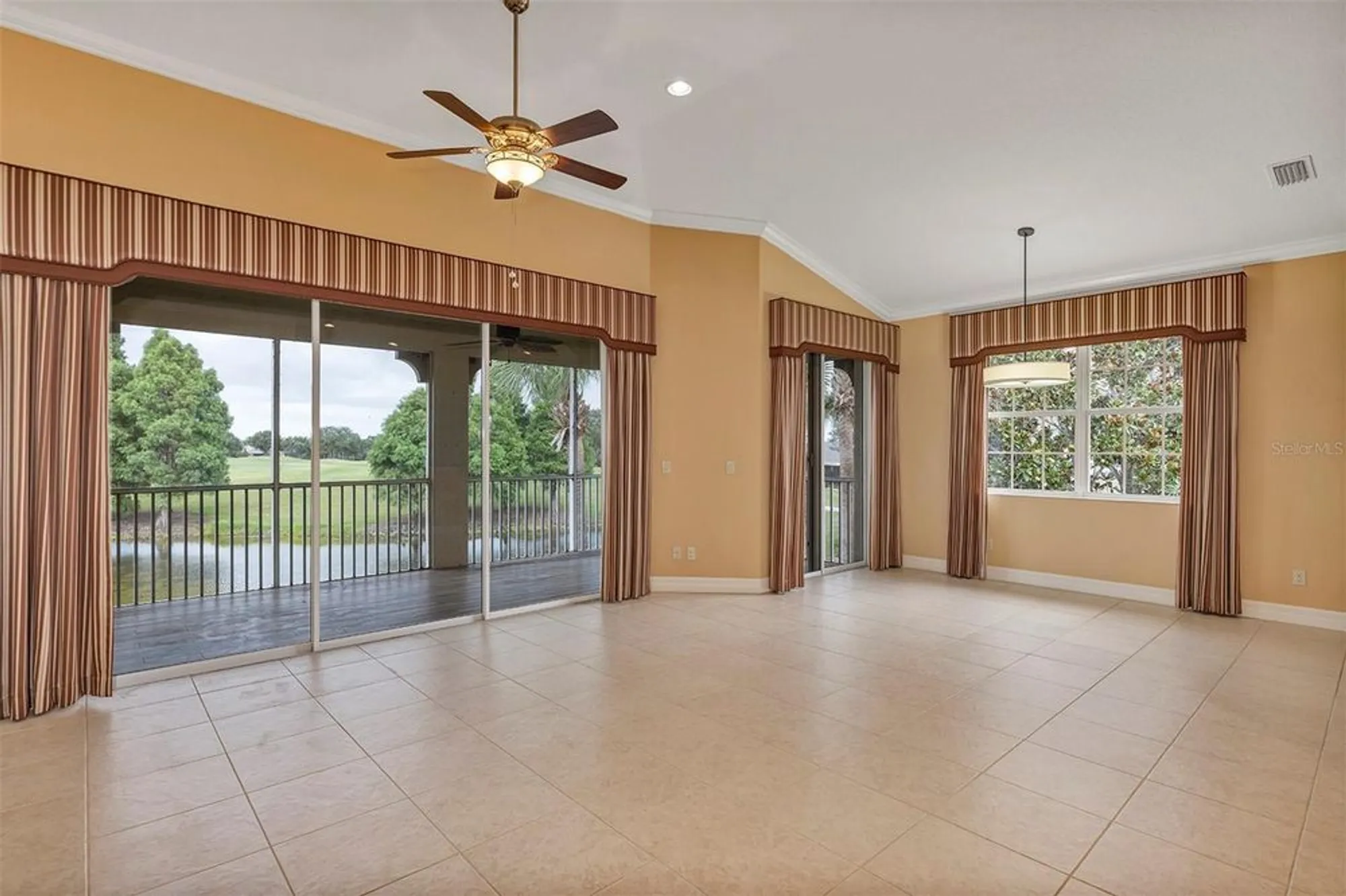 Property Slideshow image 25 of 48 | 1420 emerald dunes dr # 7, Sun City Center, FL, 33573