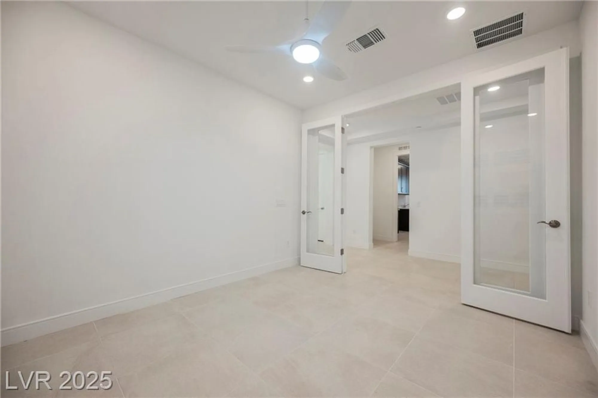 Property Slideshow image 11 of 24 | 19 desert ivy ln, Henderson, NV, 89011