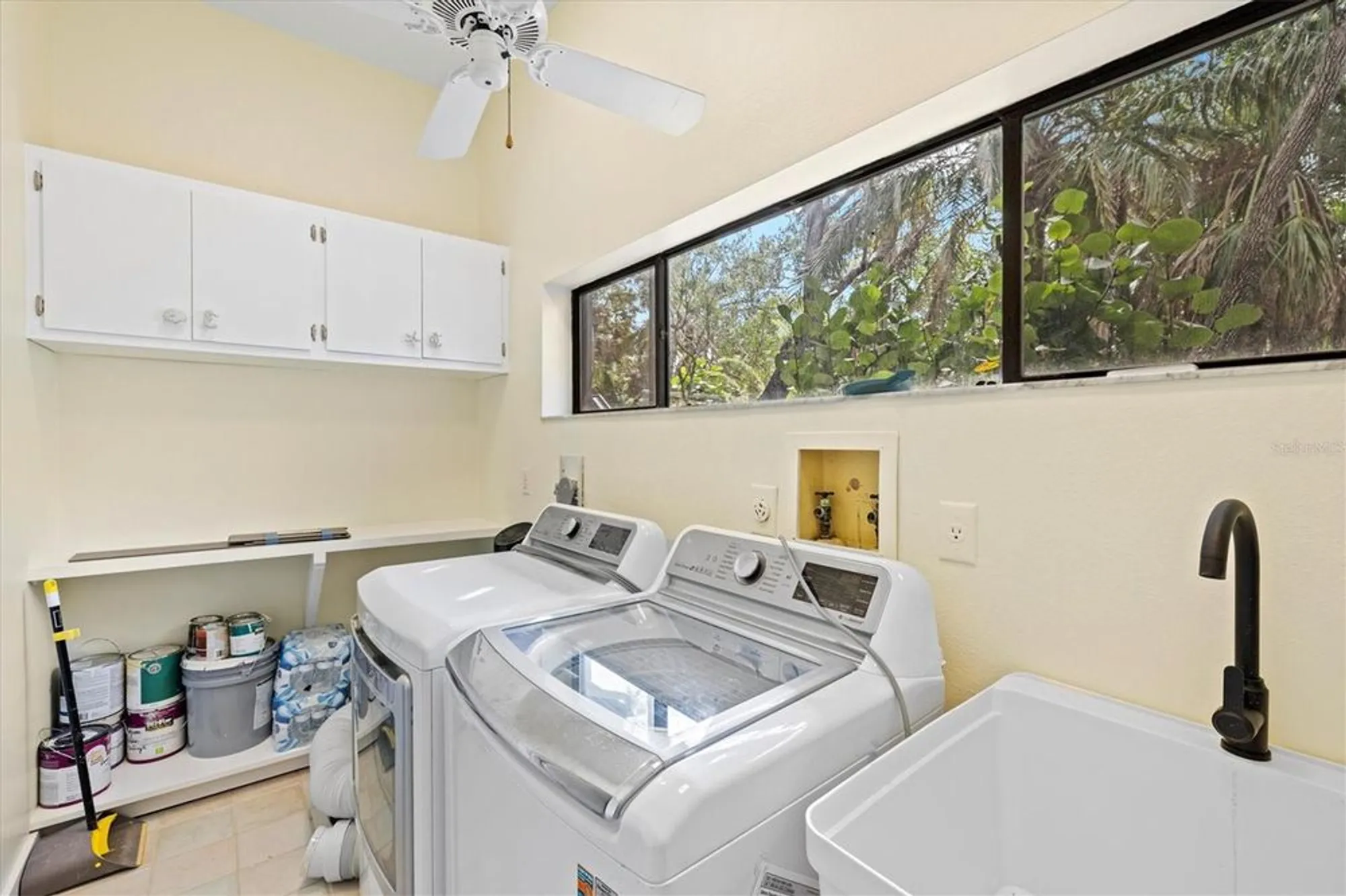 Property Slideshow image 10 of 69 | 1447 landings cir # 68, Sarasota, FL, 34231