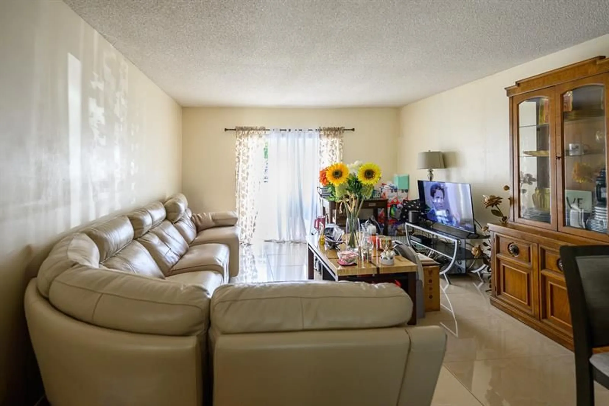 Property Slideshow image 4 of 9 | 2060 nw 48th ter 101, Lauderhill, FL, 33313