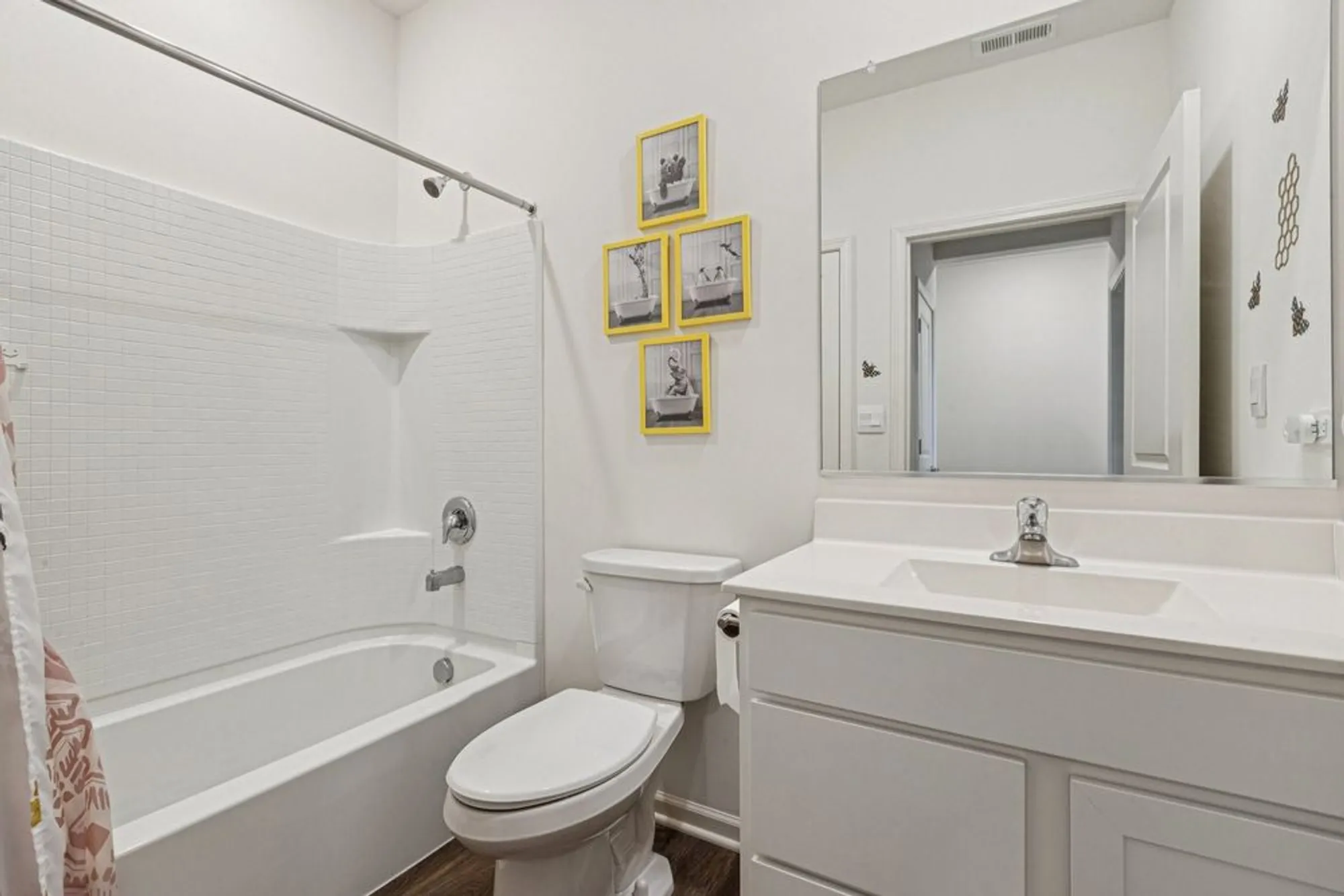 Property Slideshow image 22 of 48 | 952 darwin st, North Aurora, IL, 60542