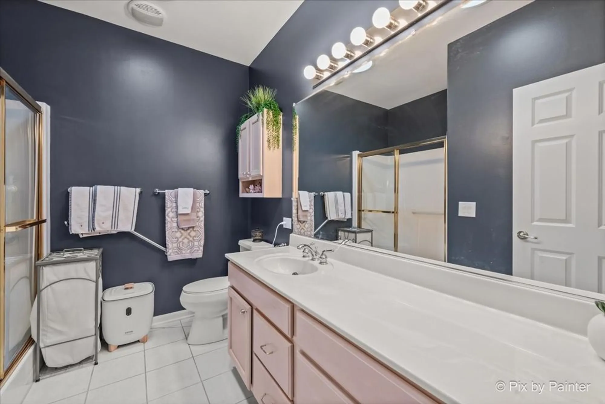 Property Slideshow image 19 of 28 | 3221 harness ln, Grayslake, IL, 60030