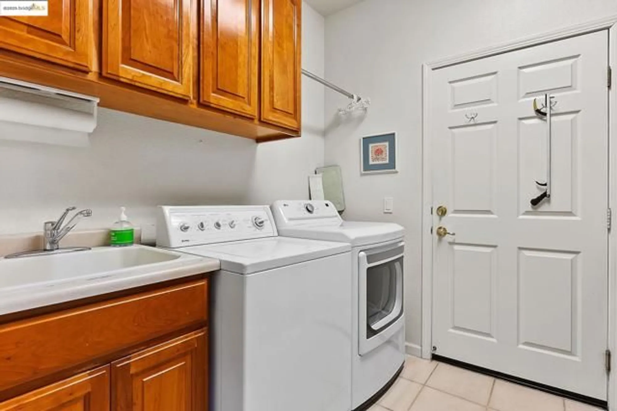 Property Slideshow image 23 of 55 | 1503 bismarck ln, Brentwood, CA, 94513