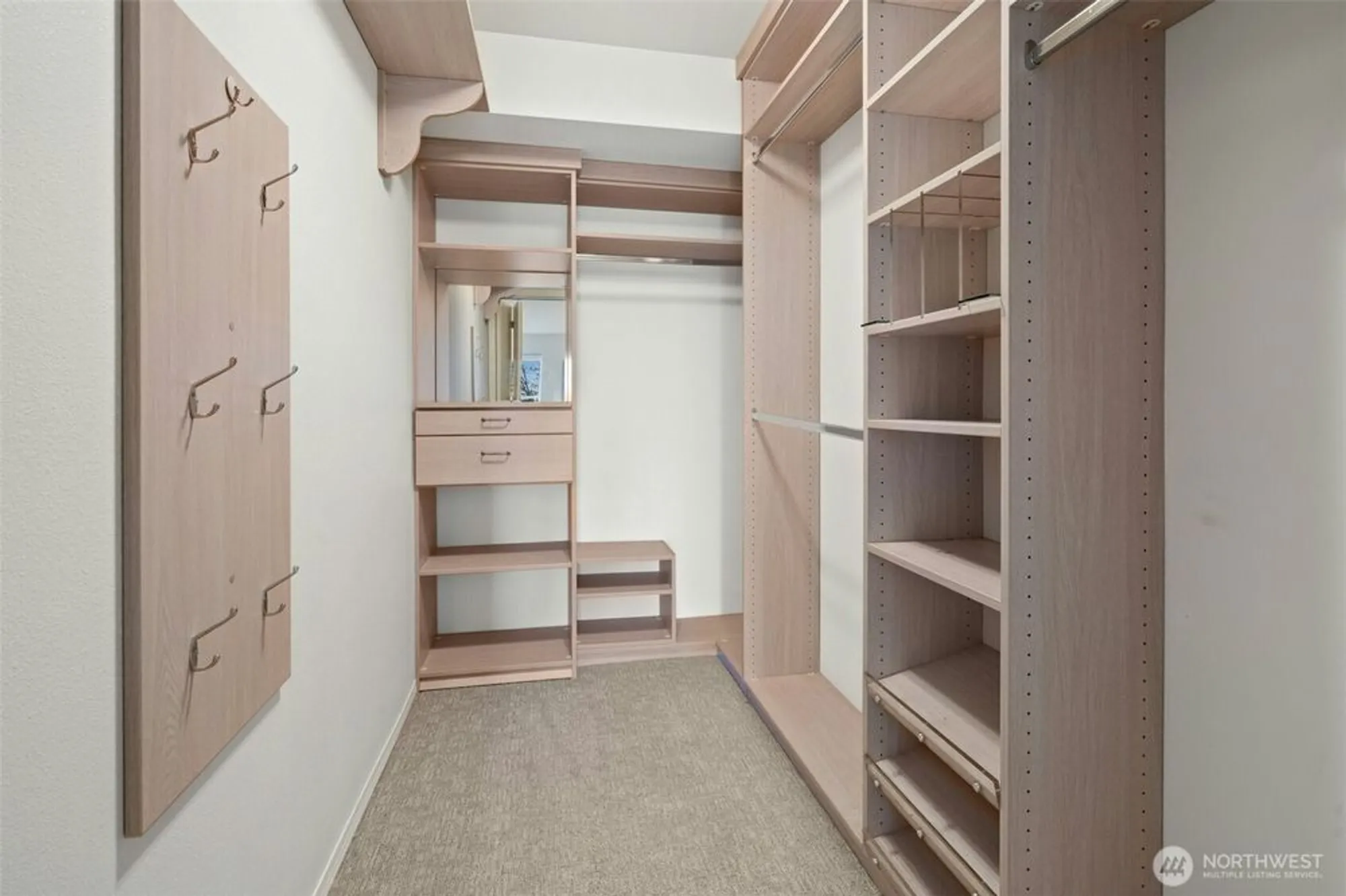 Property Slideshow image 17 of 31 | 22535 se highland cir 206, Issaquah, WA, 98029