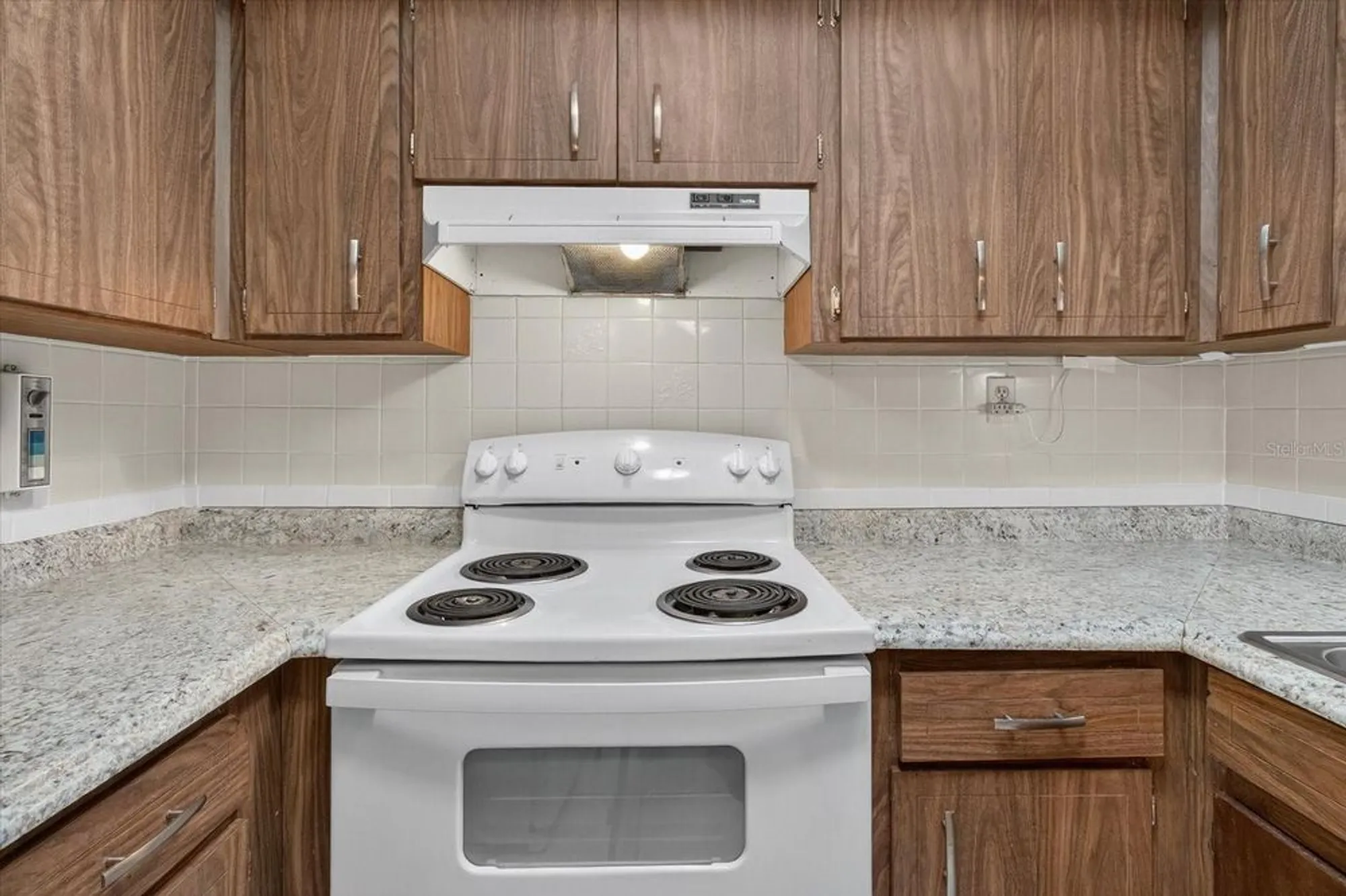 Property Slideshow image 19 of 51 | 1605 whitebridge dr b, Palm Harbor, FL, 34684