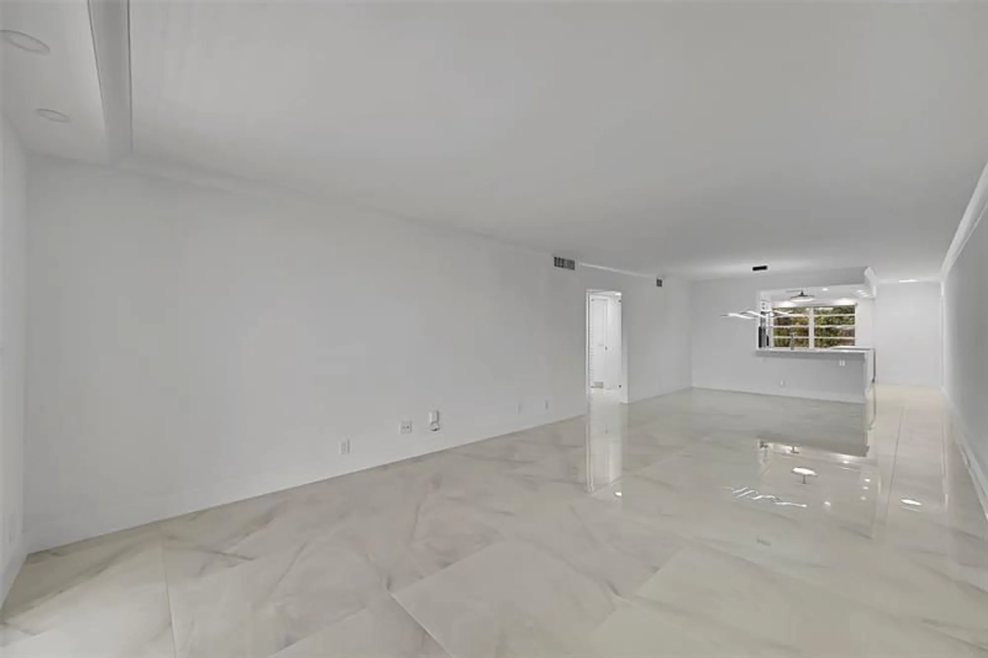 Property Slideshow image 35 of 65 | 2901 victoria cir m4, Coconut Creek, FL, 33066