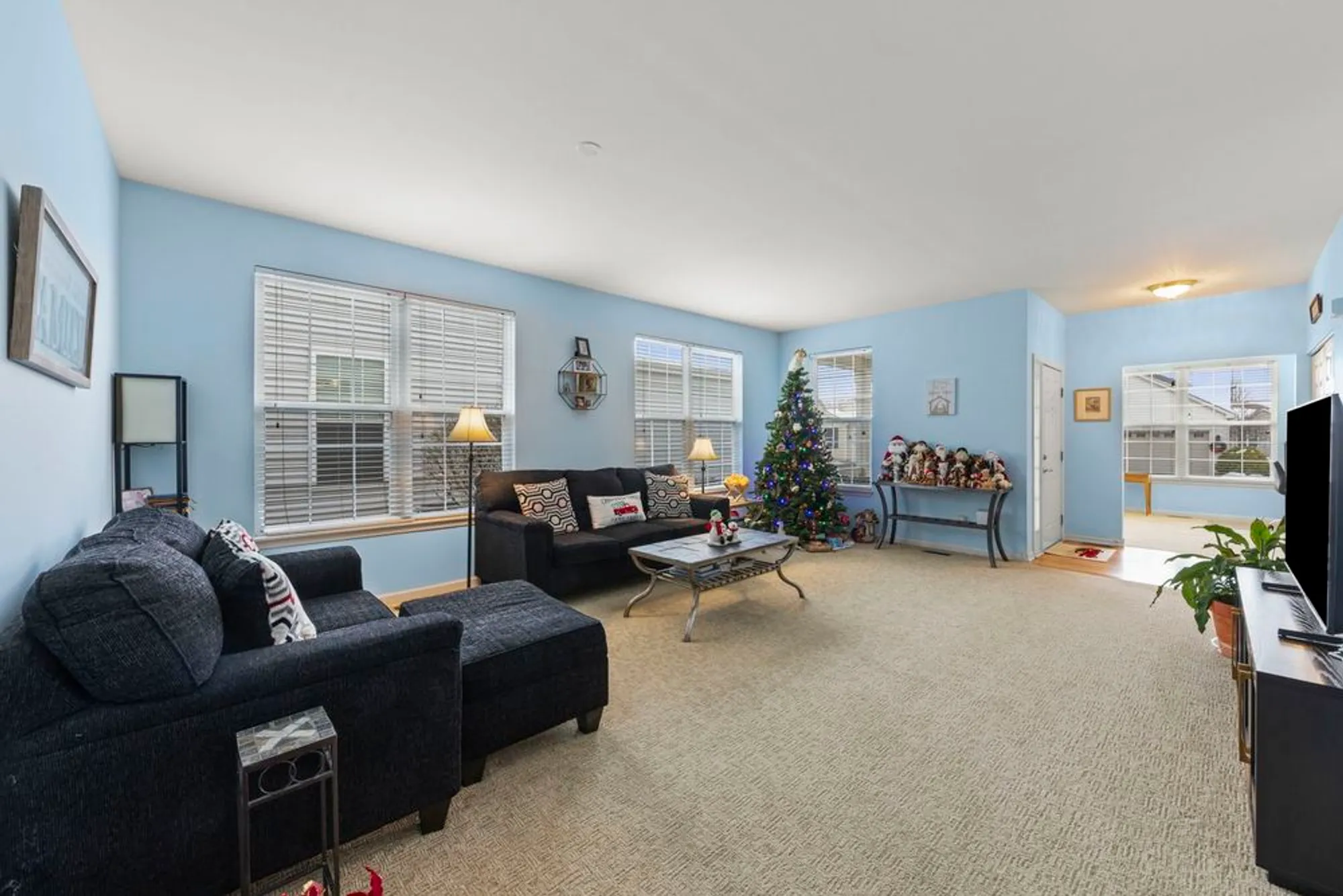 Property Slideshow image 5 of 58 | 16174 seneca lake cir, Crest Hill, IL, 60403