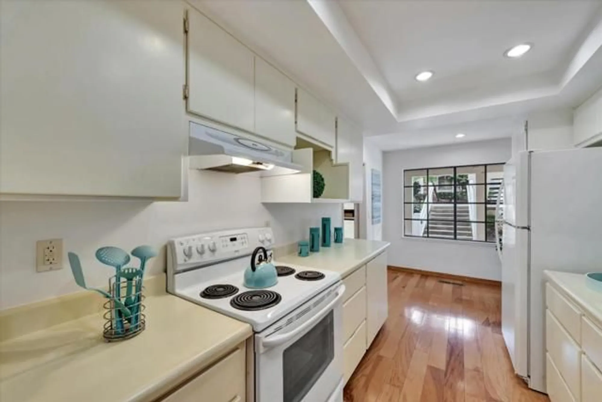 Property Slideshow image 10 of 37 | 5302 cribari hts, San Jose, CA, 95135