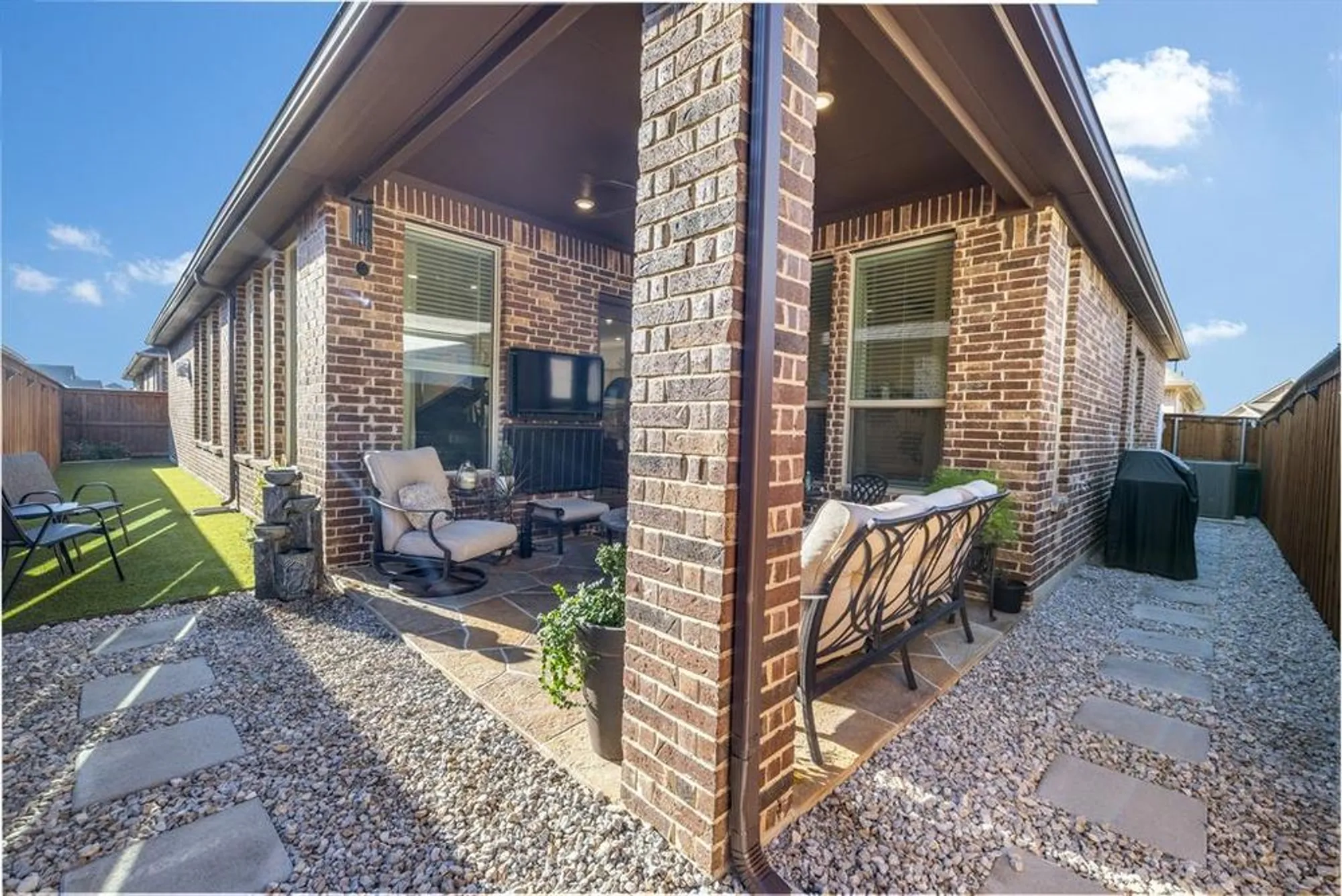 Property Slideshow image 23 of 28 | 4745 kings garden pkwy, Arlington, TX, 76005