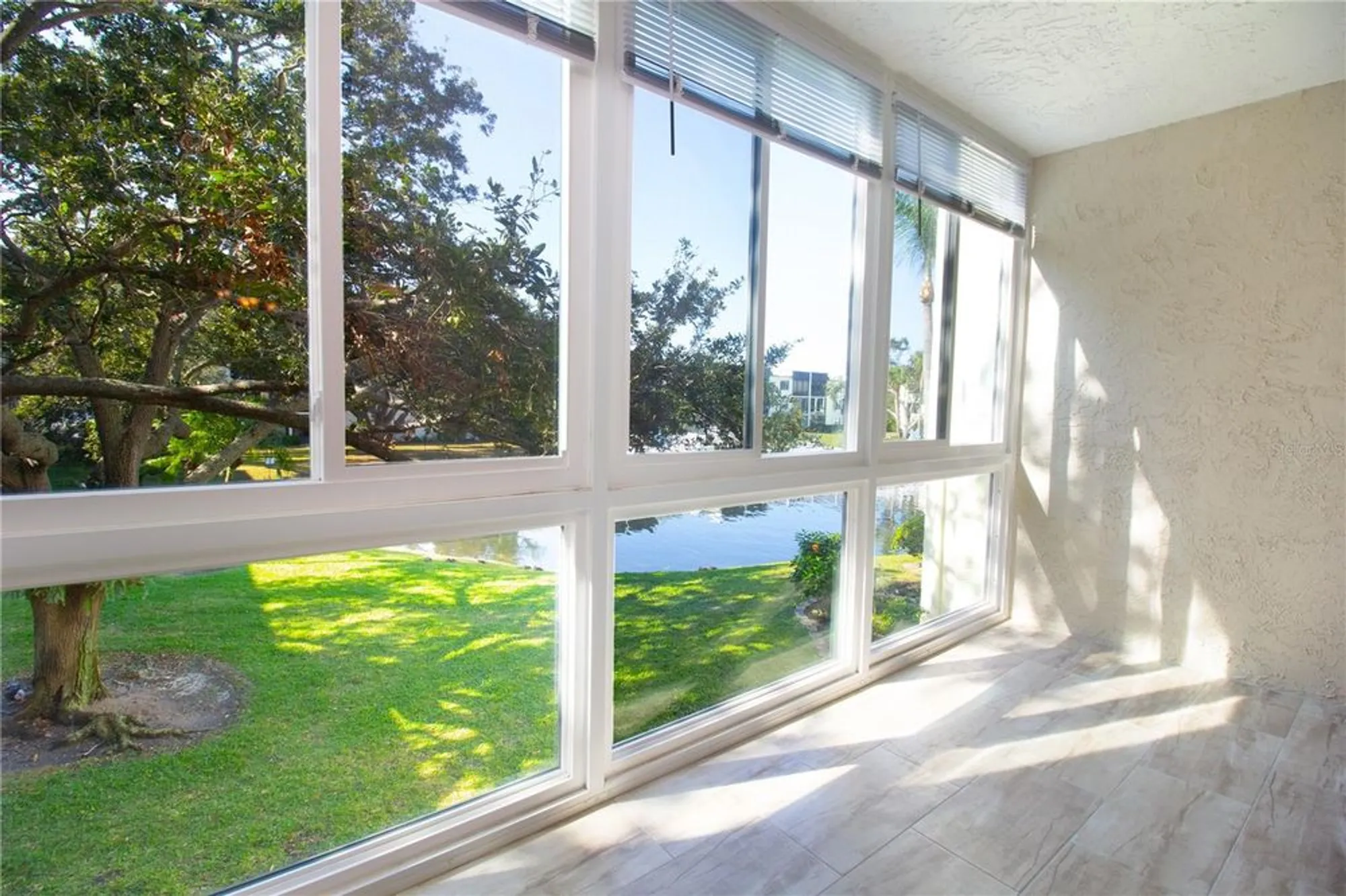 Property Slideshow image 8 of 37 | 14130 rosemary ln 4211, Largo, FL, 33774