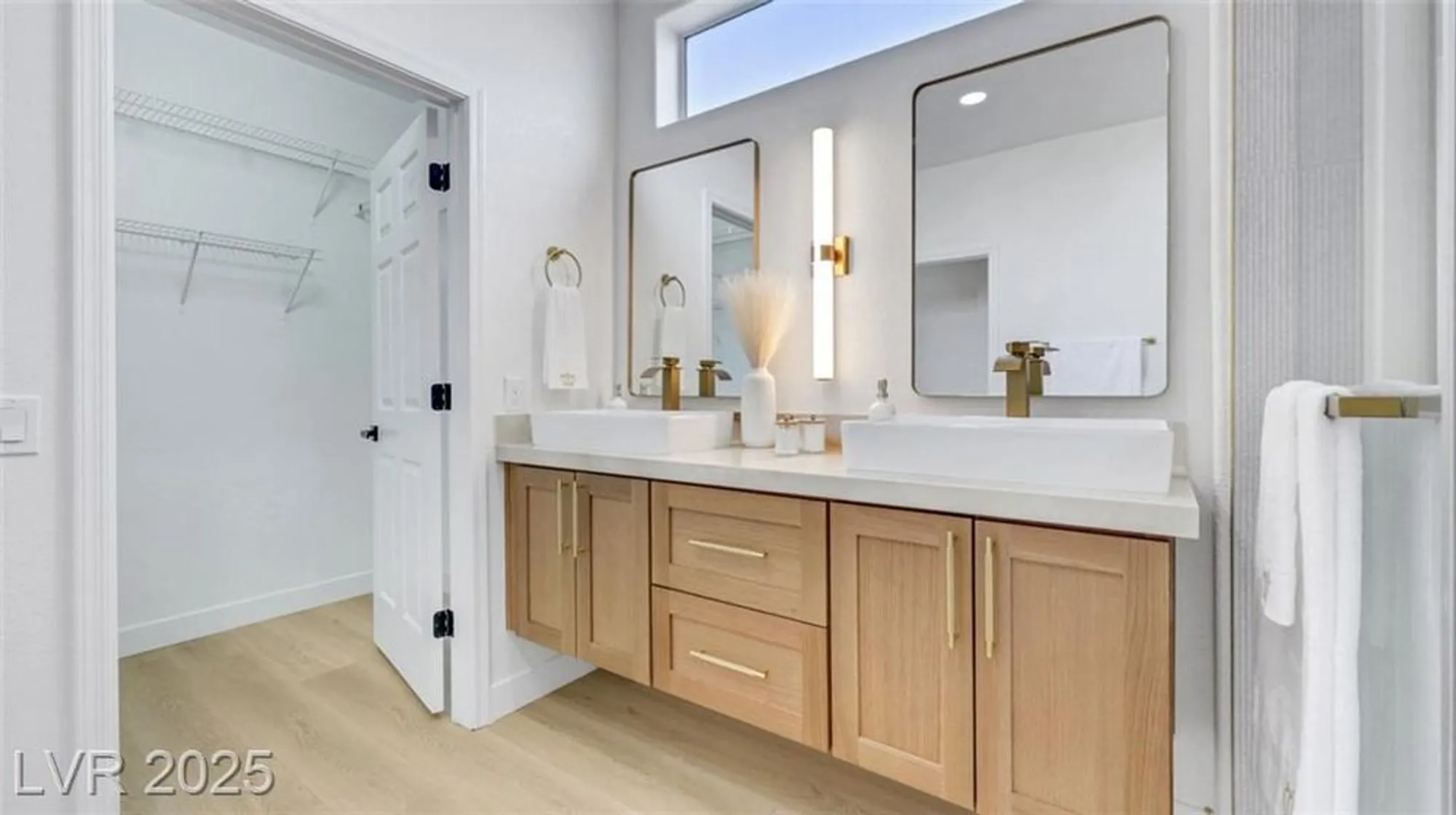 Property Slideshow image 24 of 51 | 3013 abercorn dr, Las Vegas, NV, 89134