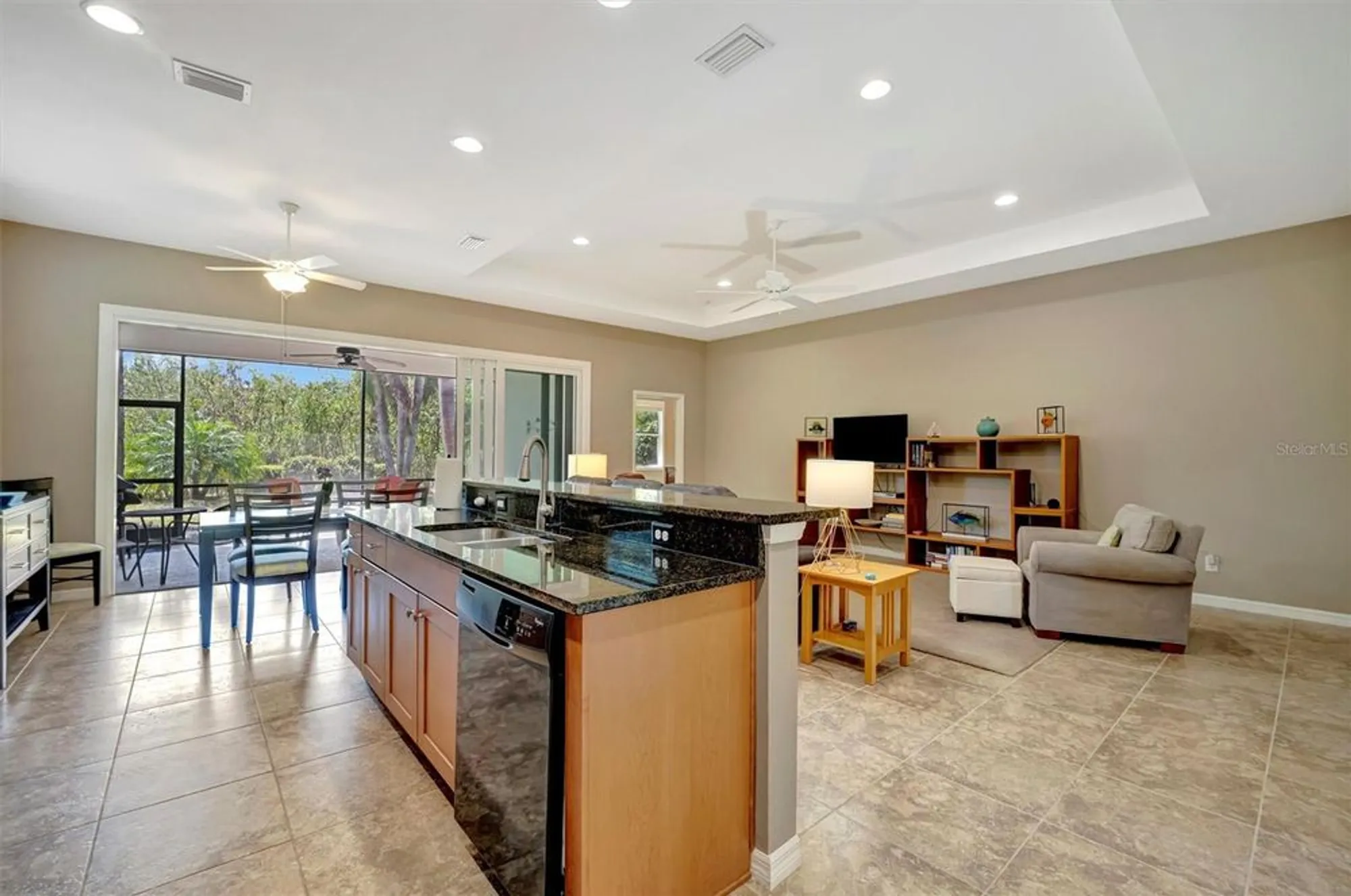 Property Slideshow image 14 of 78 | 5009 lake overlook ave, Bradenton, FL, 34208
