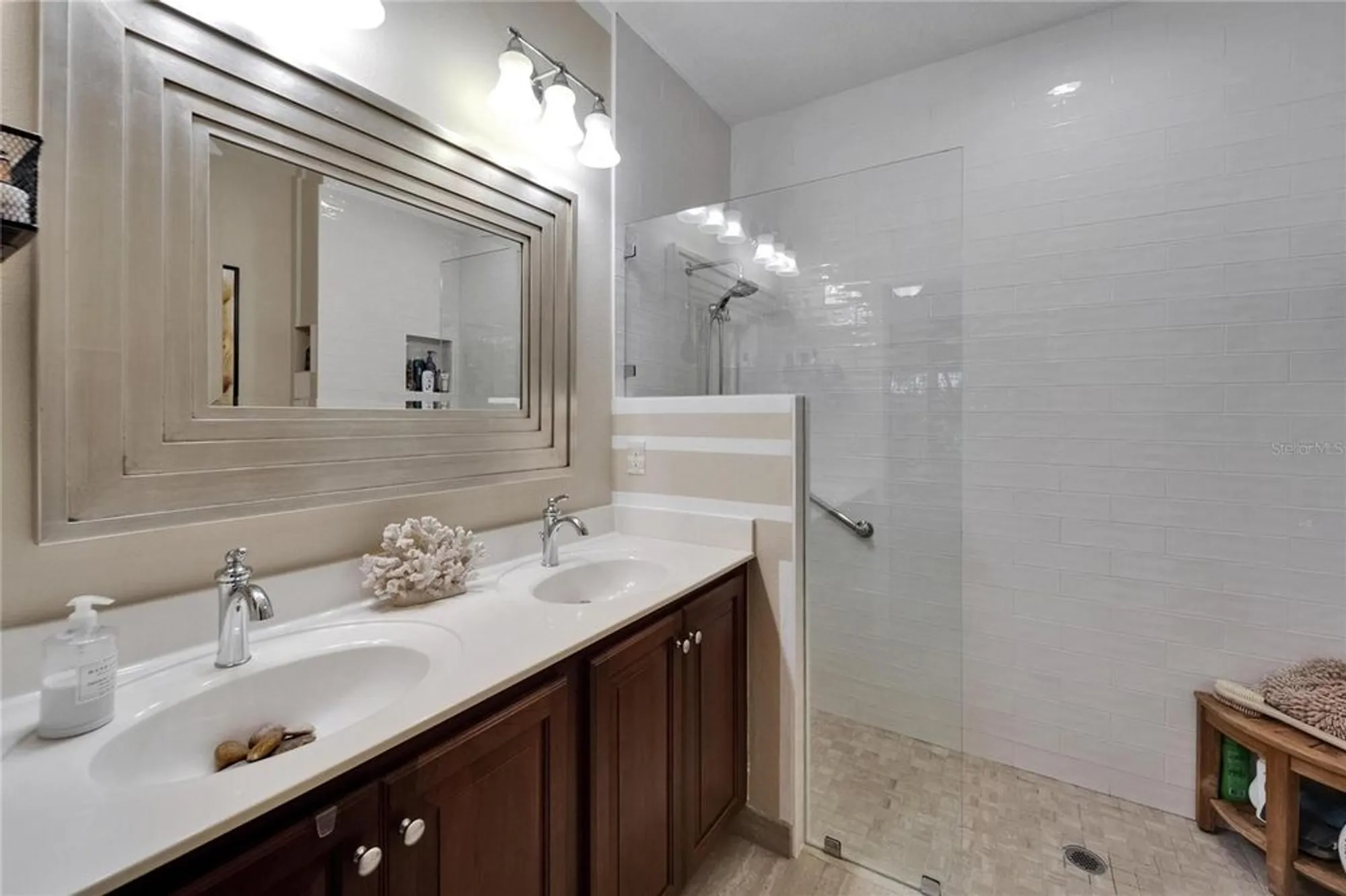 Property Slideshow image 36 of 93 | 5646 sunset falls dr, Apollo Beach, FL, 33572