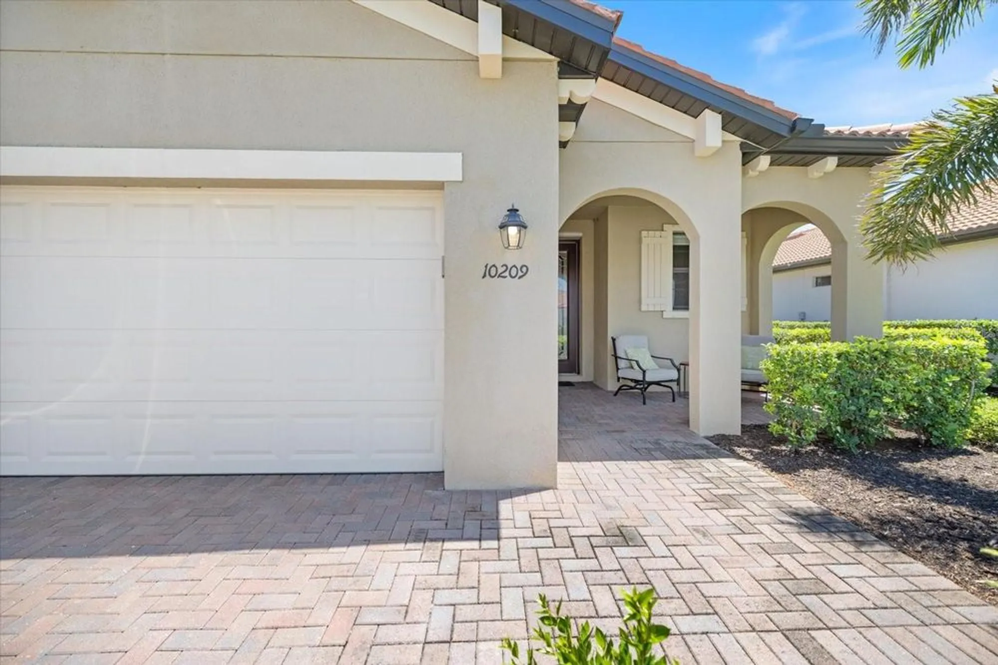 Property Slideshow image 6 of 65 | 10209 fiddlewood dr, Venice, FL, 34293