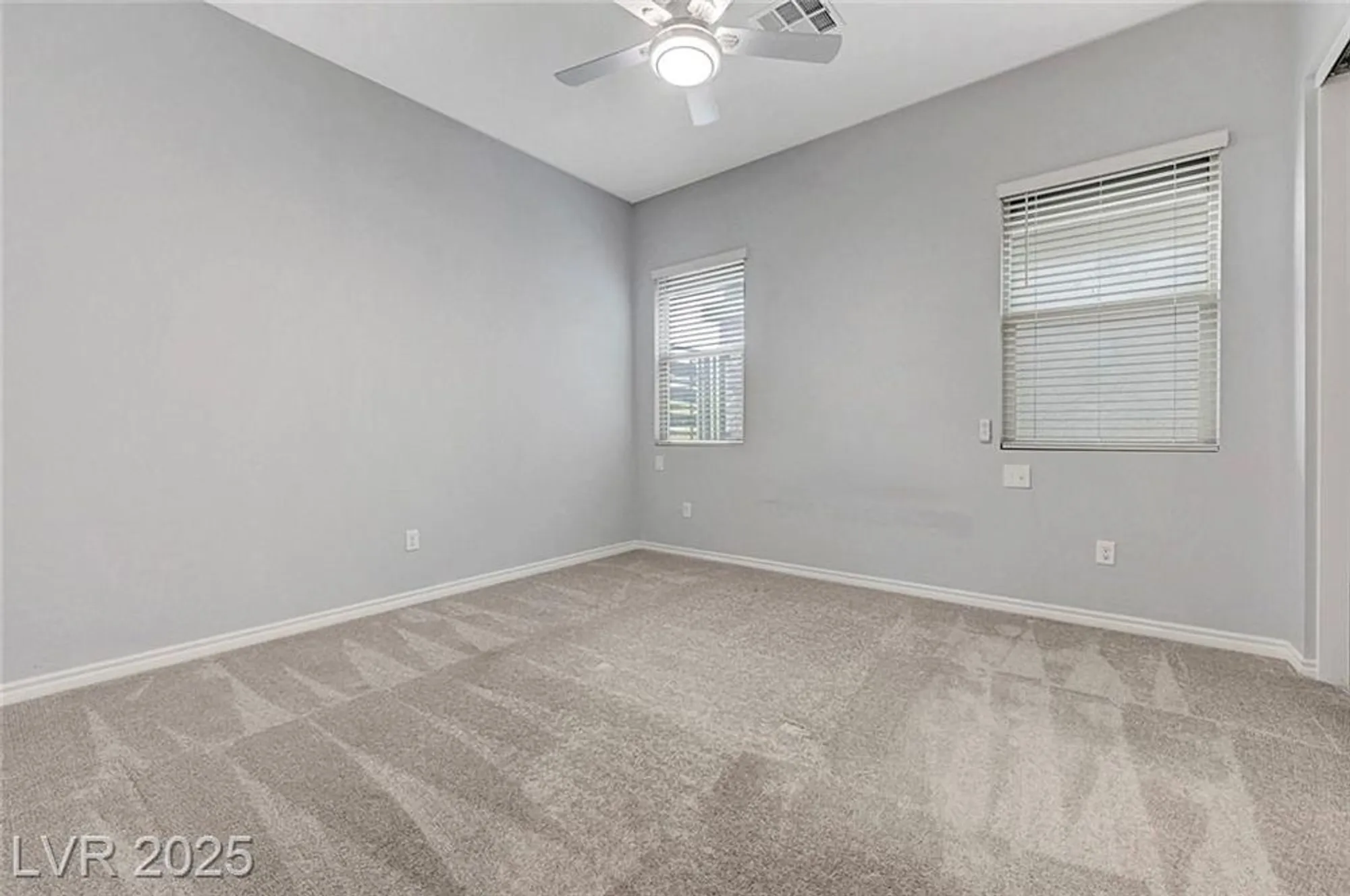 Property Slideshow image 29 of 44 | 977 edinburgh fields ct, Las Vegas, NV, 89138
