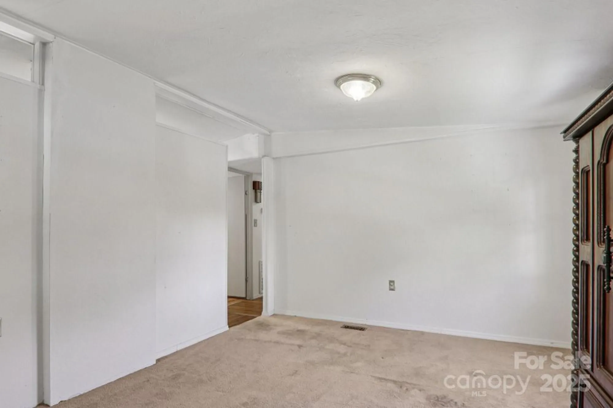 Property Slideshow image 7 of 44 | 201 cranbrook cir, Hendersonville, NC, 28792