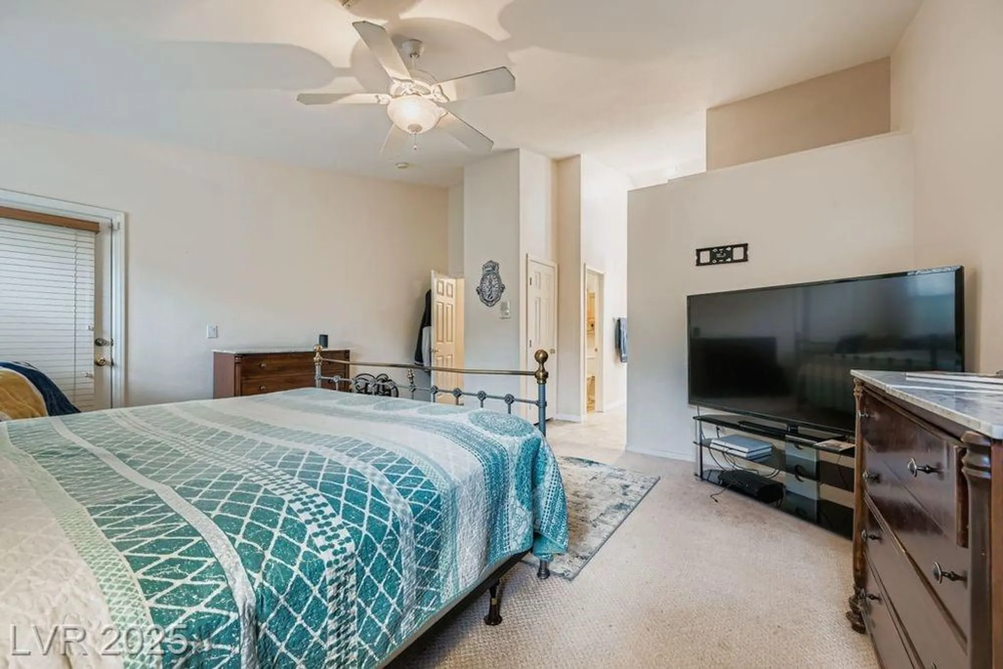 Property Slideshow image 16 of 28 | 5320 rim view ln, Las Vegas, NV, 89130