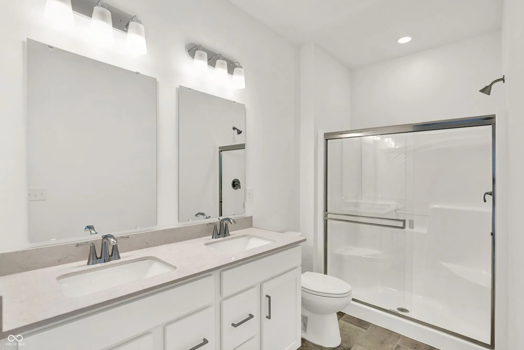 Property Slideshow image 32 of 44 | 5363 foxley park ln, Avon, IN, 46123