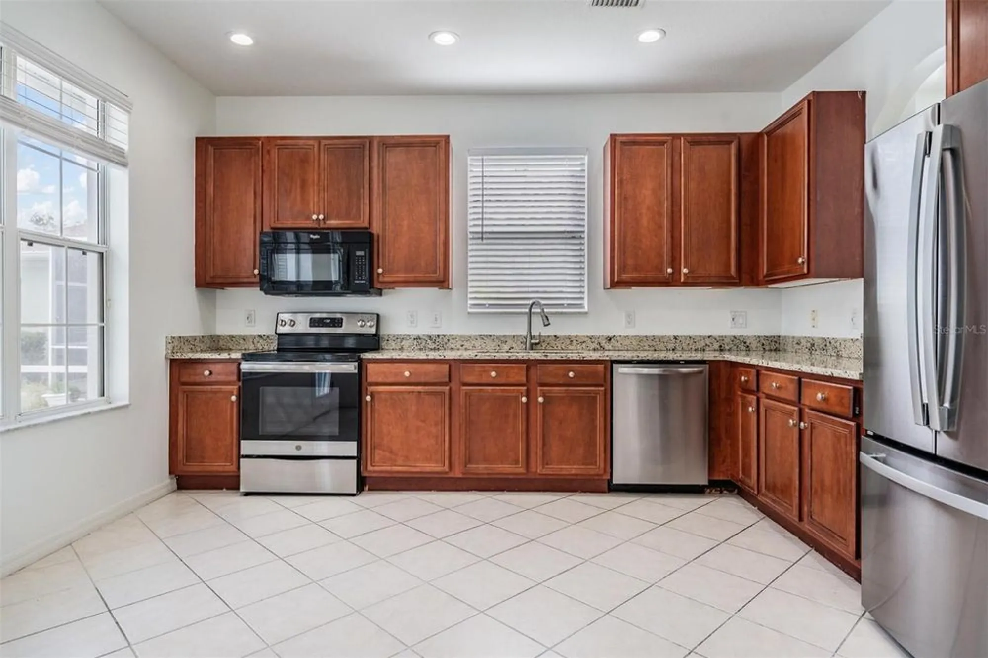 Property Slideshow image 10 of 43 | 218 summerside ct, Apollo Beach, FL, 33572