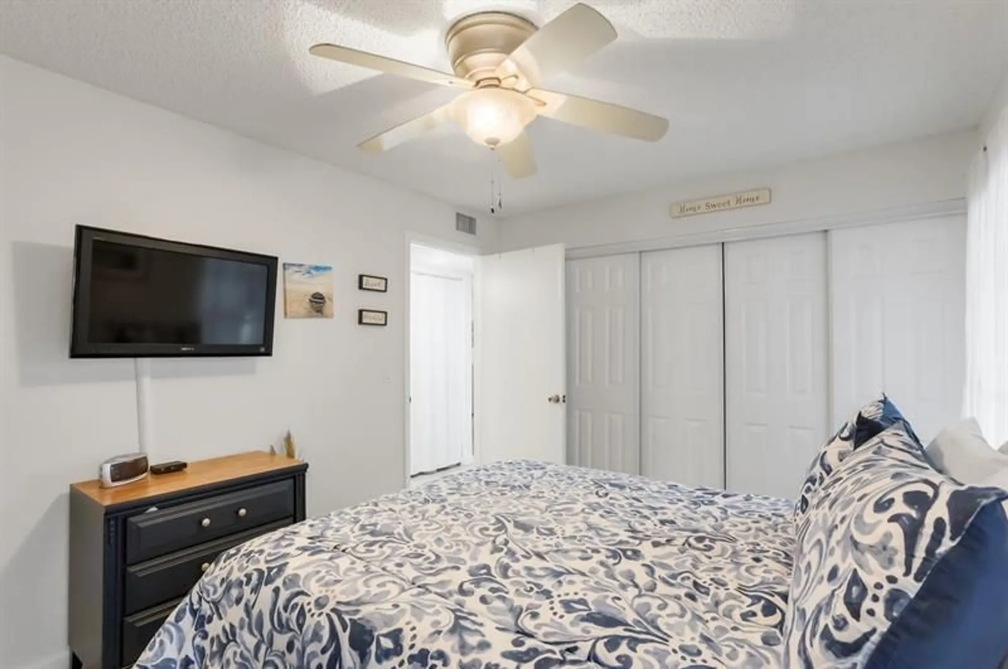 Property Slideshow image 19 of 33 | 395 bennington ln, Lake Worth, FL, 33467