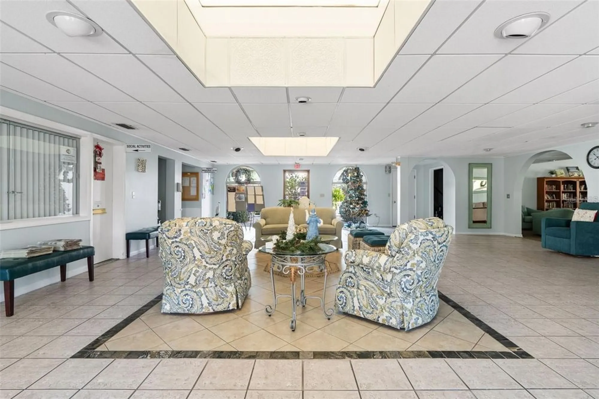 Property Slideshow image 25 of 40 | 19029 us highway 19 apt 25d, Clearwater, FL, 33764