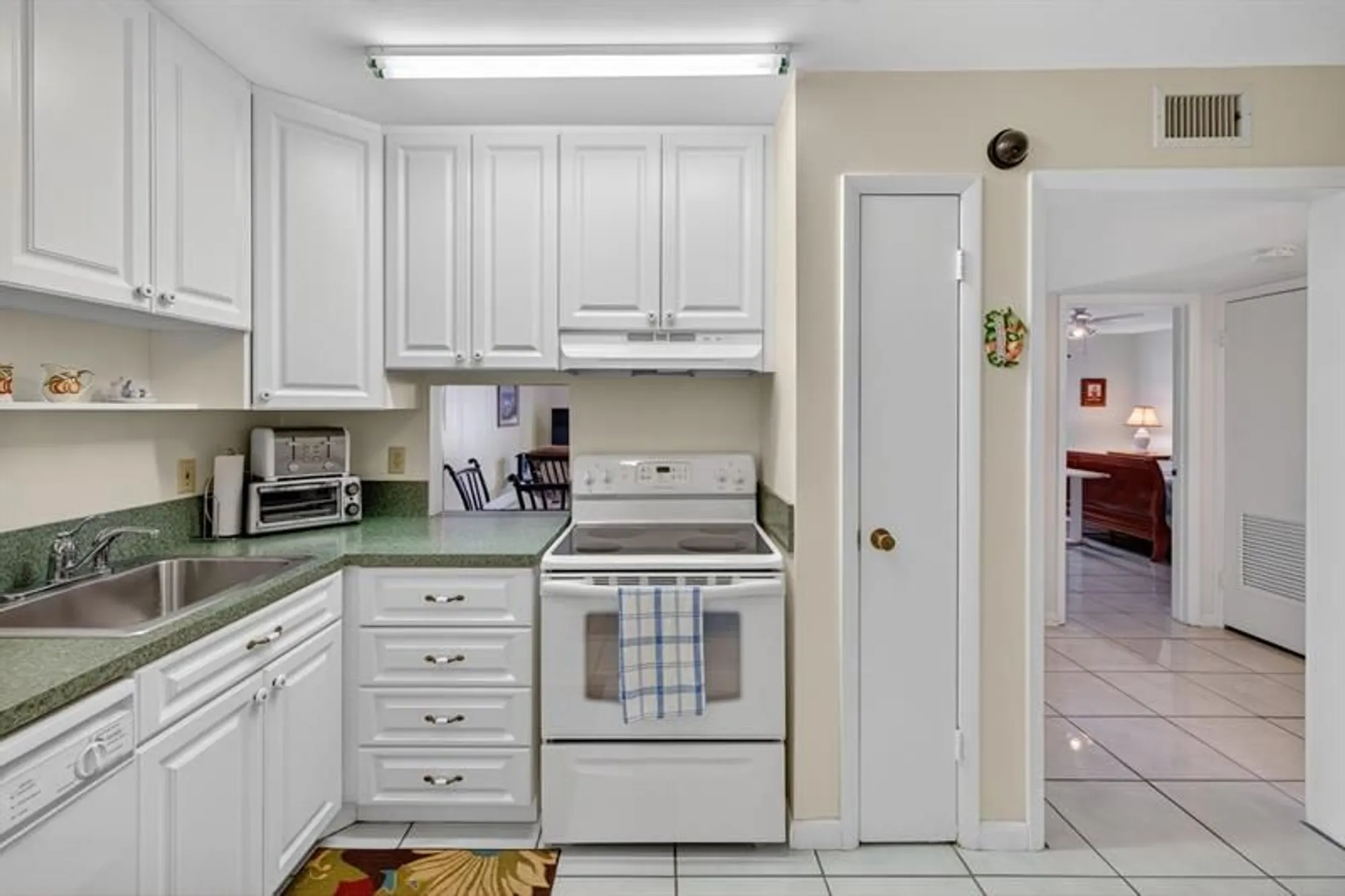 Property Slideshow image 27 of 39 | 4881 nw 22nd st b12, Lauderhill, FL, 33313