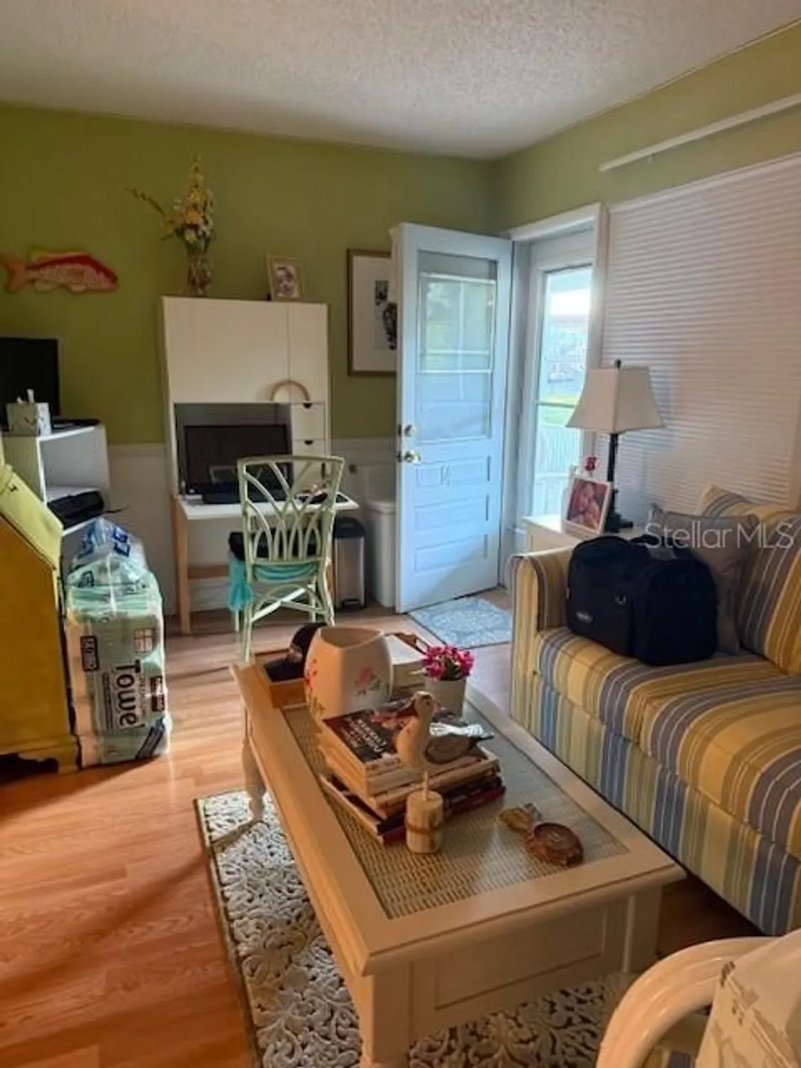 Property Slideshow image 5 of 6 | 2100 world parkway blvd 14, Clearwater, FL, 33763