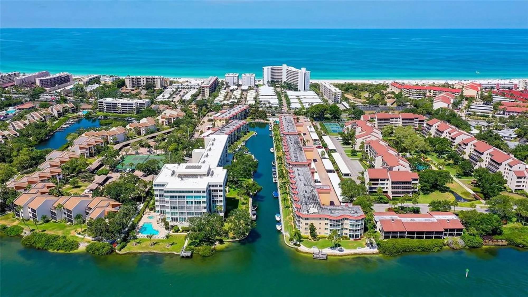 Property Slideshow image 21 of 65 | 1300 n portofino dr apt 103, Sarasota, FL, 34242
