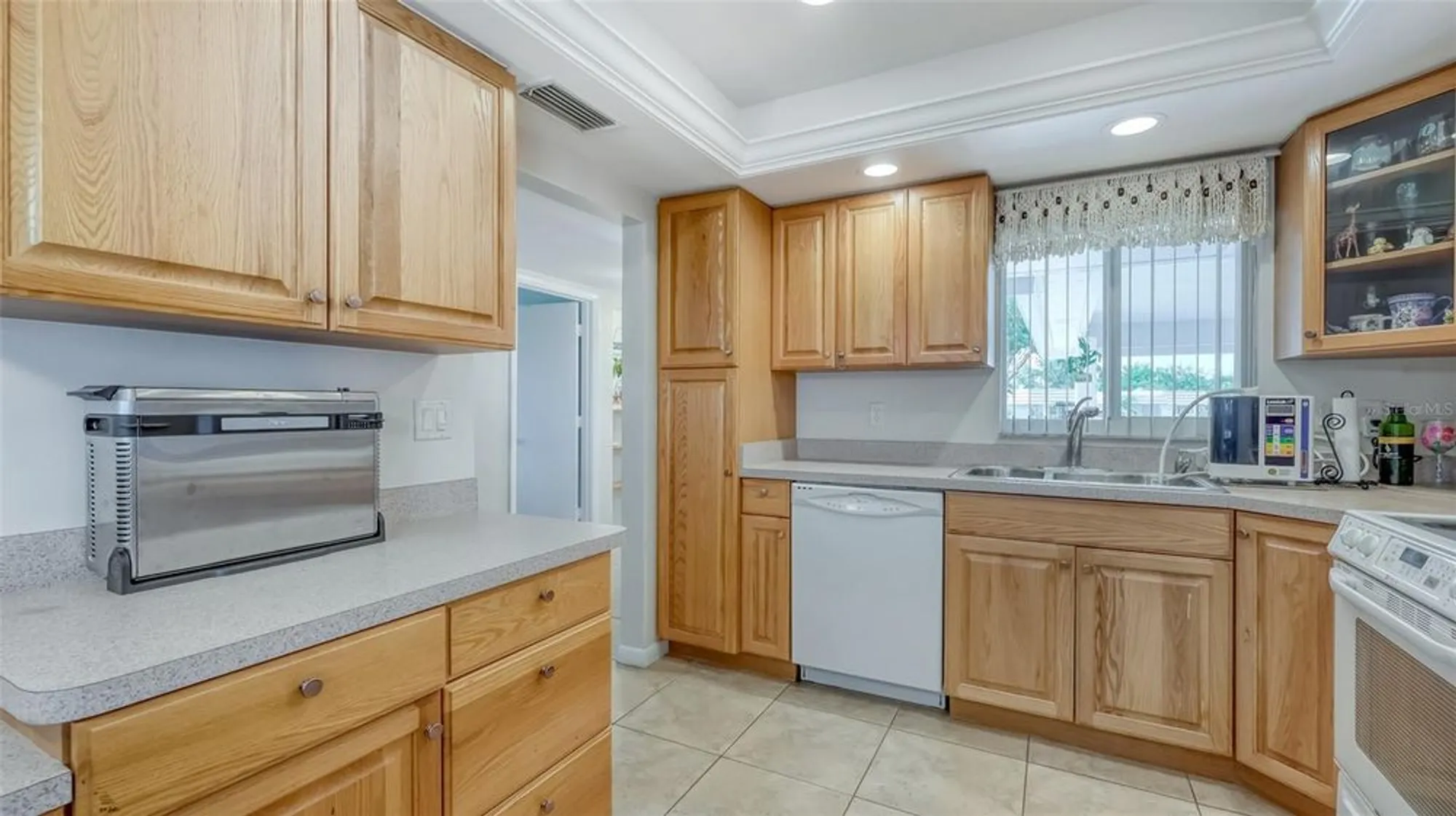 Property Slideshow image 26 of 86 | 2016 riverbluff pkwy v328, Sarasota, FL, 34231