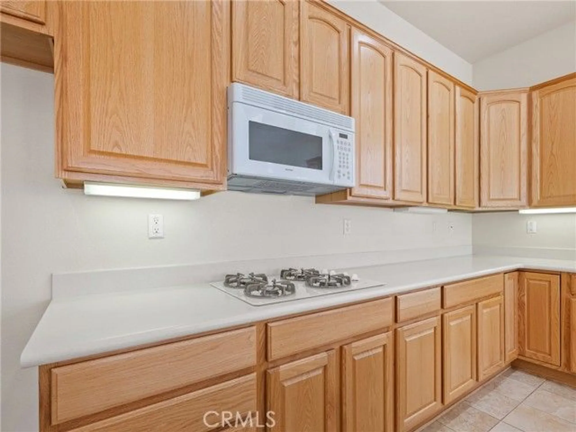 Property Slideshow image 11 of 38 | 19301 galloping hill rd, Apple Valley, CA, 92308