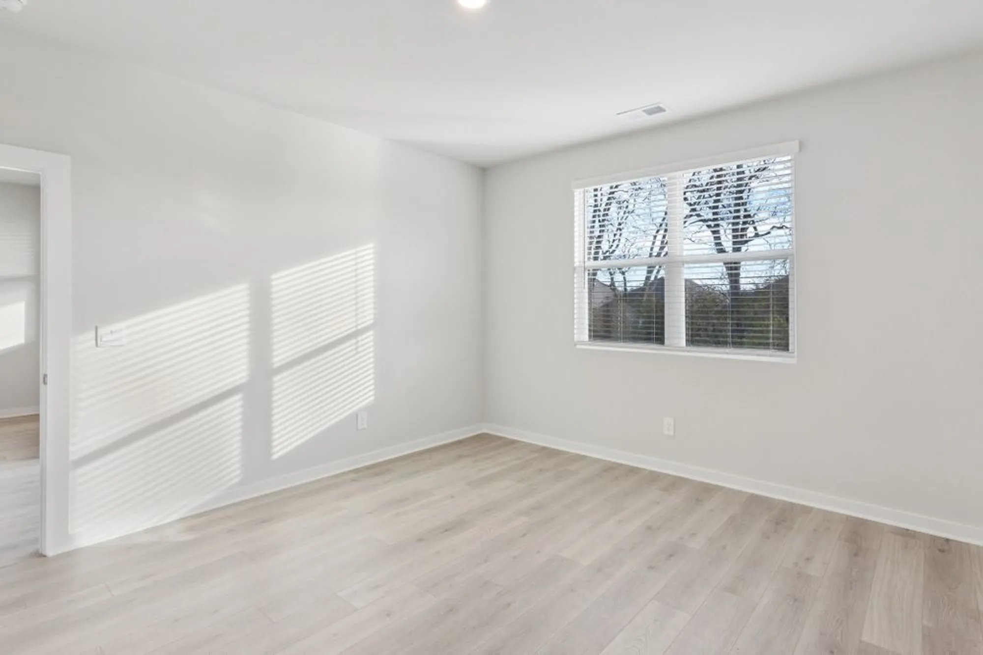 Property Slideshow image 9 of 16 | 2069 holmesburg pvt cir, Gallatin, TN, 37066