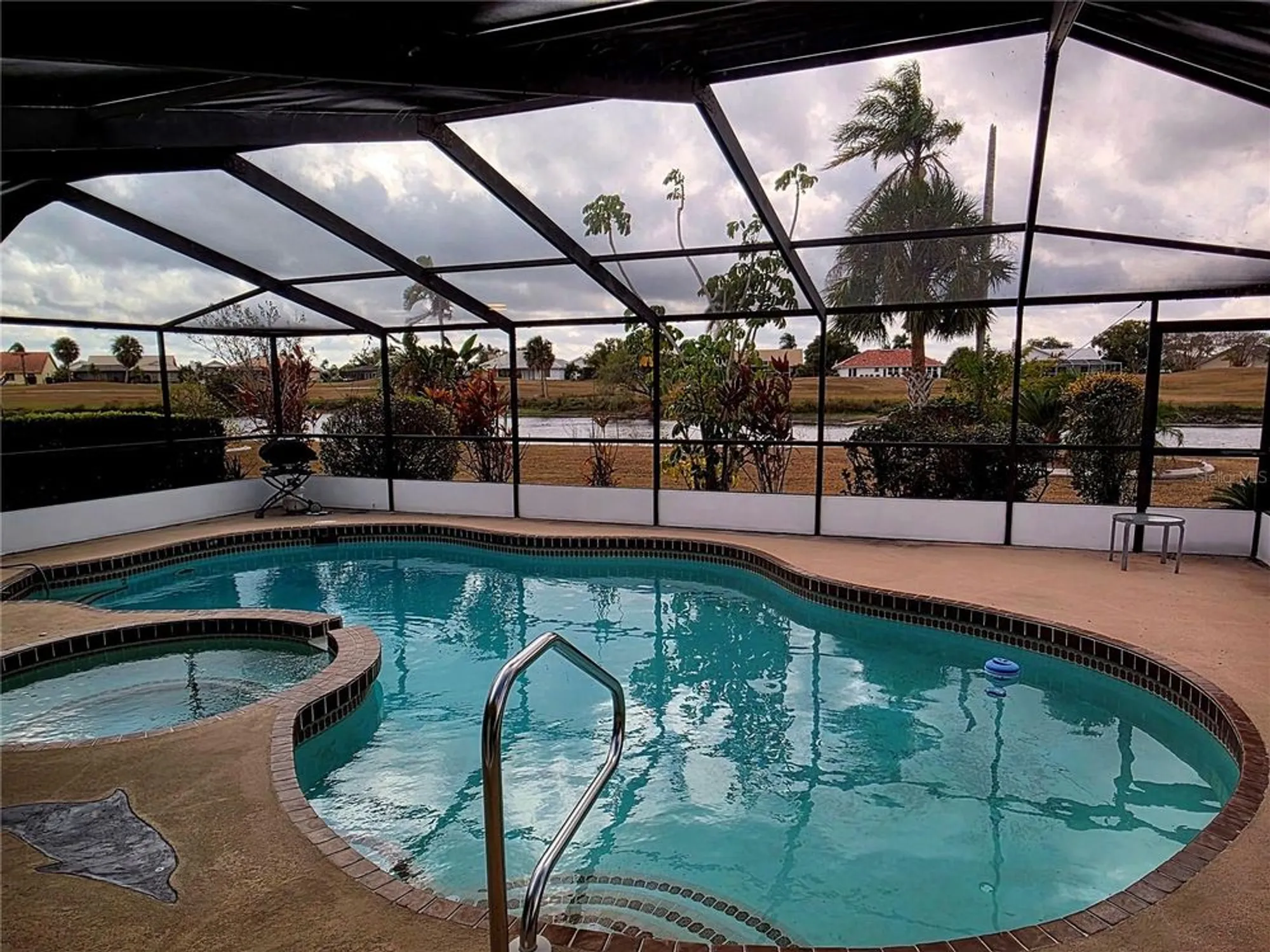 Property Slideshow image 2 of 37 | 1924 new bedford dr, Sun City Center, FL, 33573