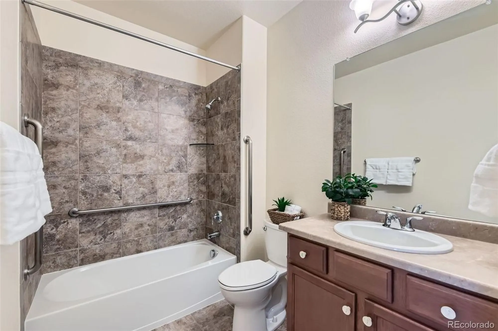 Property Slideshow image 26 of 33 | 12625 madison way, Thornton, CO, 80241