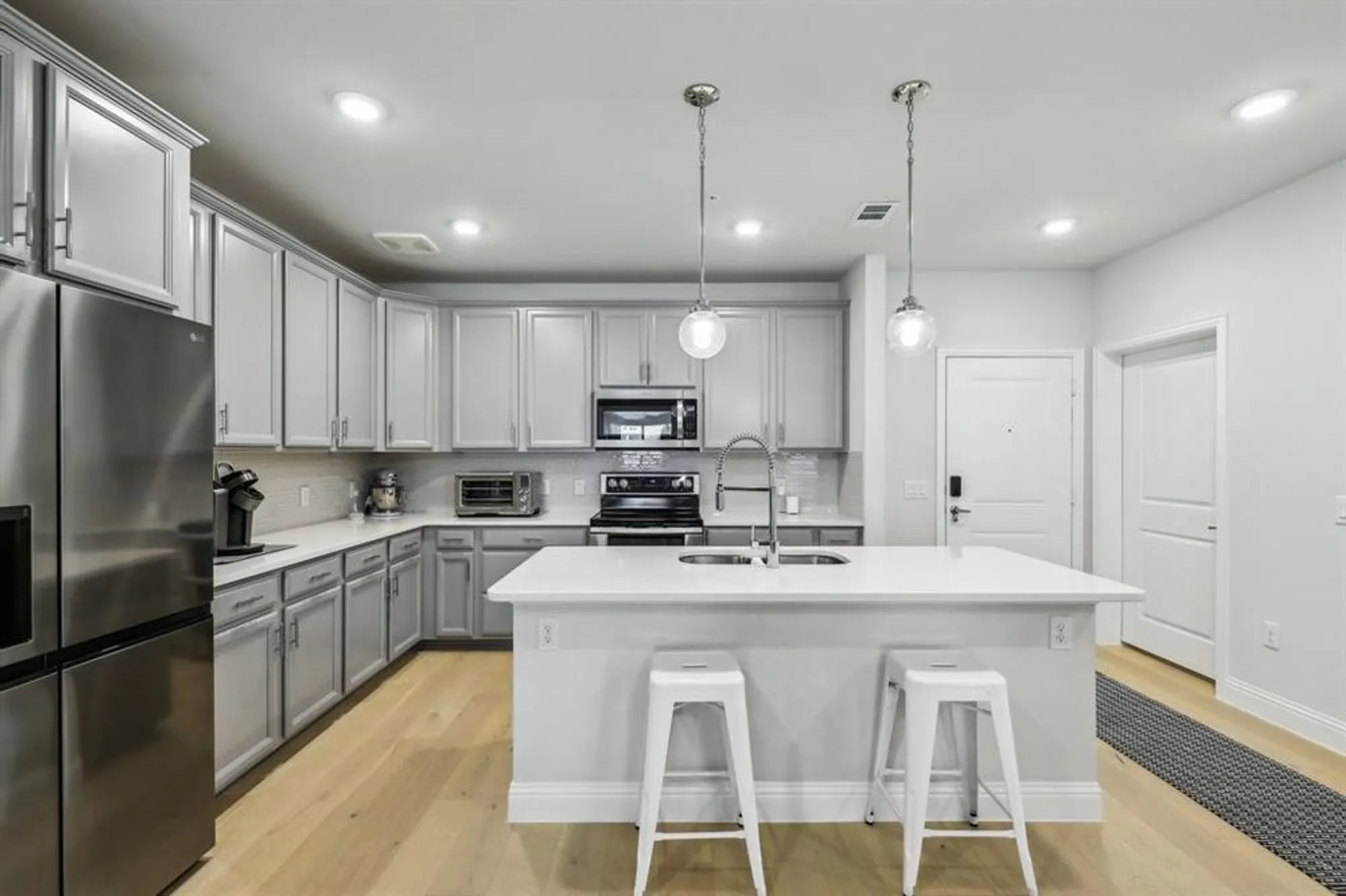 Property Slideshow image 12 of 39 | 1735 wittington pl apt 2305, Dallas, TX, 75234