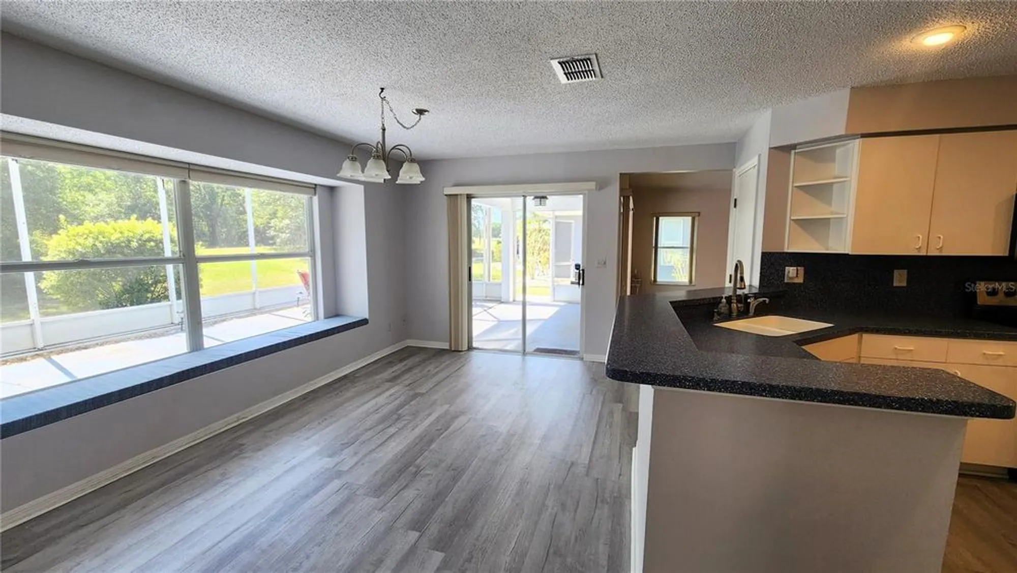 Property Slideshow image 8 of 60 | 2113 e del webb blvd, Sun City Center, FL, 33573