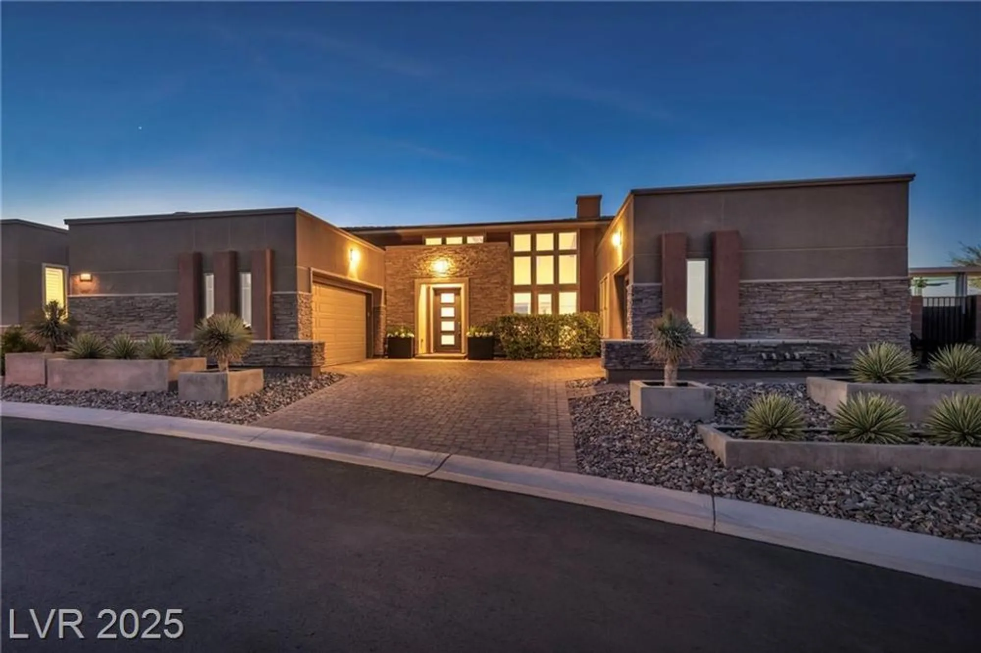 Property Slideshow image 12 of 95 | 10096 amethyst hills st, Las Vegas, NV, 89148